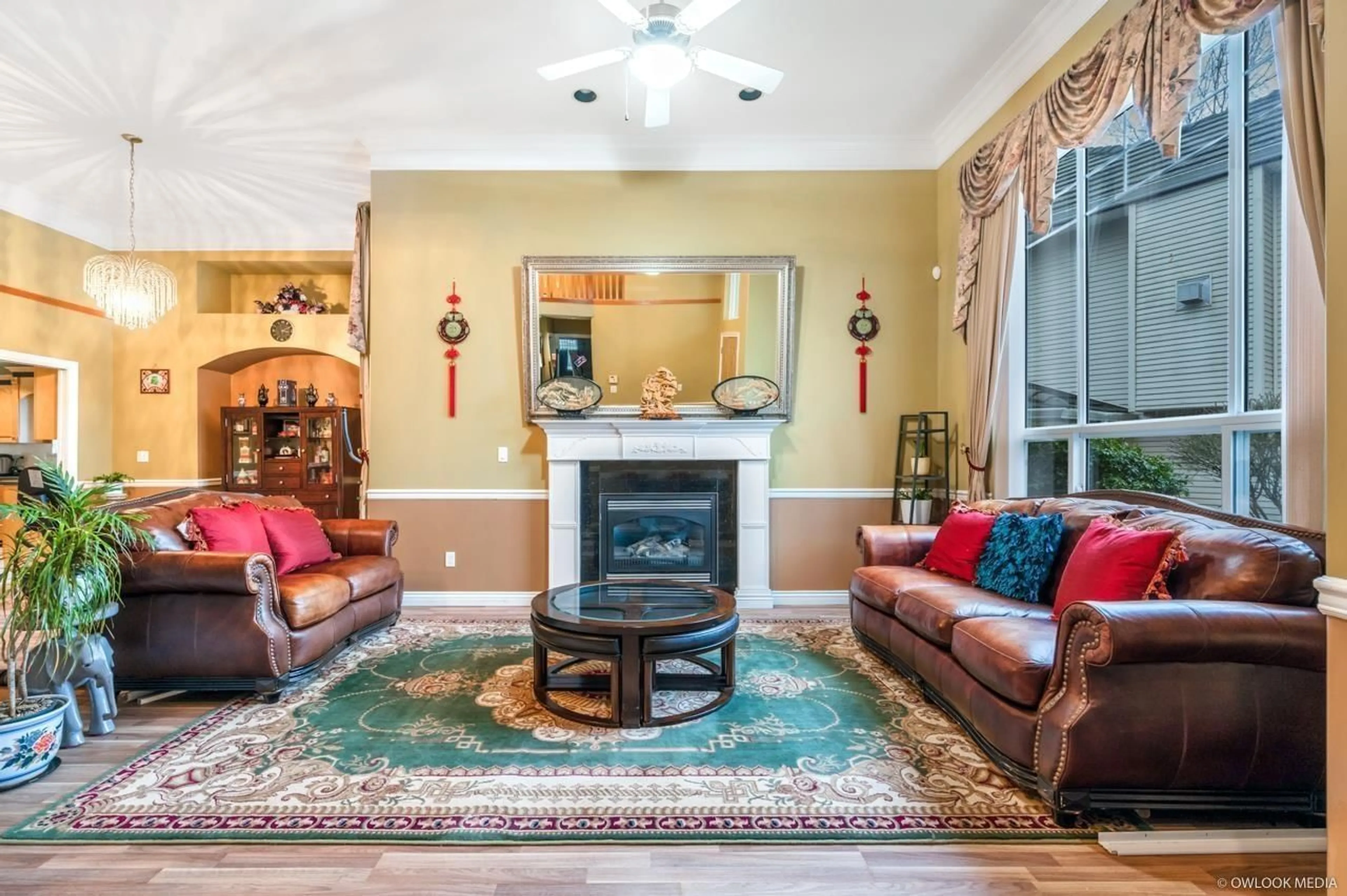 Living room with furniture, unknown for 10028 130, Surrey British Columbia V3T5X5