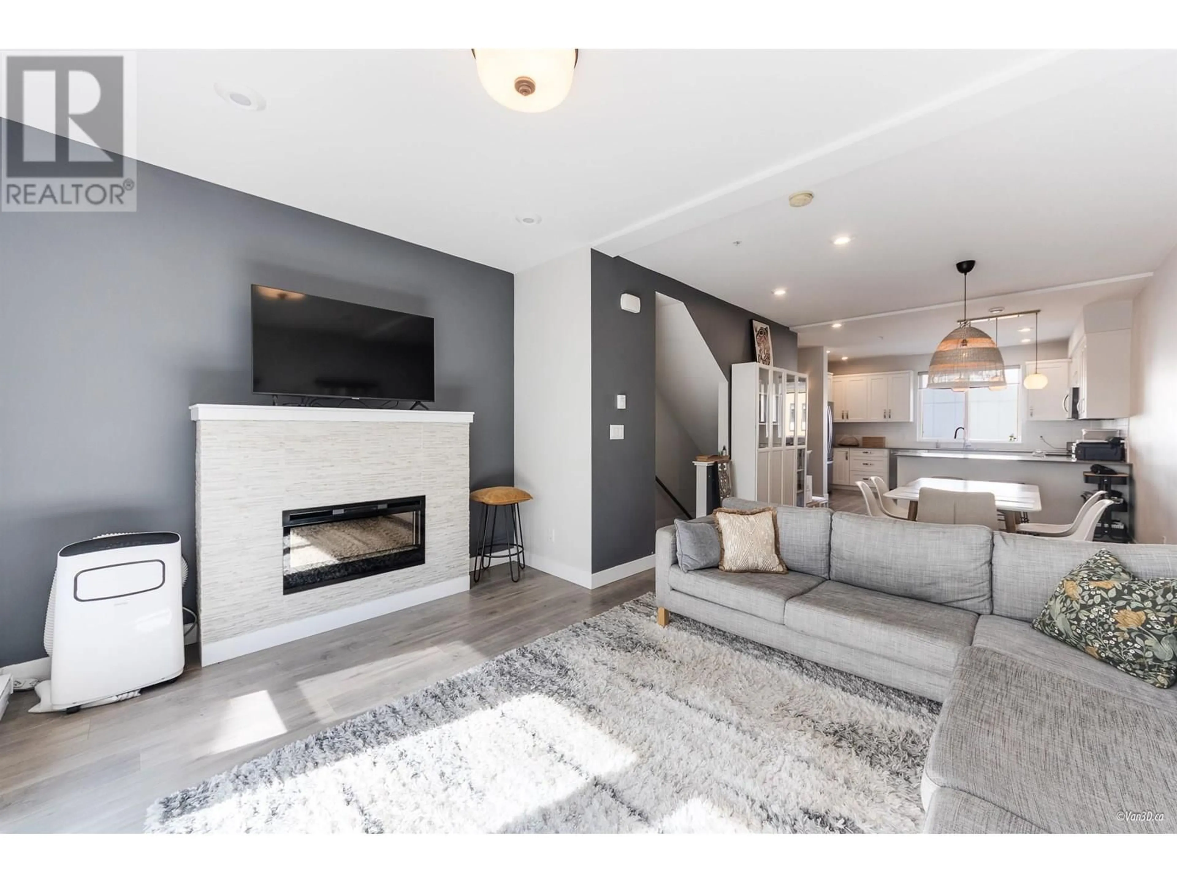 Living room with furniture, unknown for 69 - 1188 MAIN STREET, Squamish British Columbia V8B0Z3