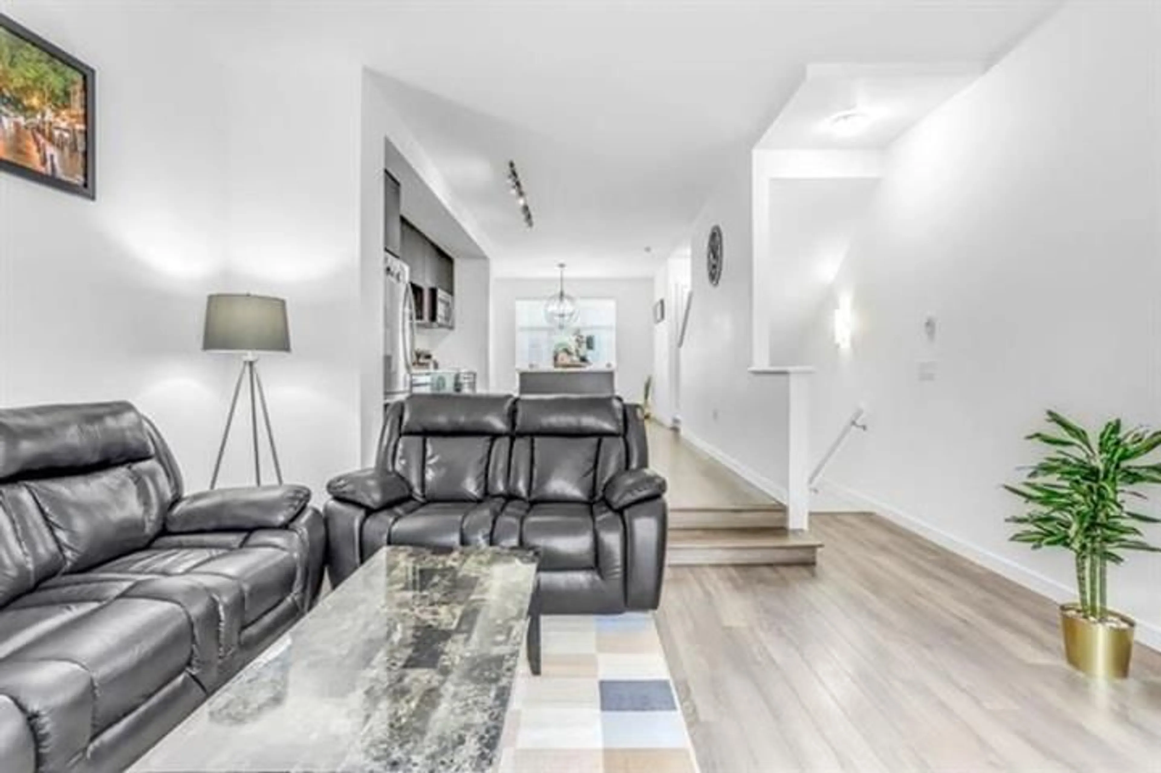 Living room with furniture, unknown for 80 - 8168 136A, Surrey British Columbia V3W2Z6