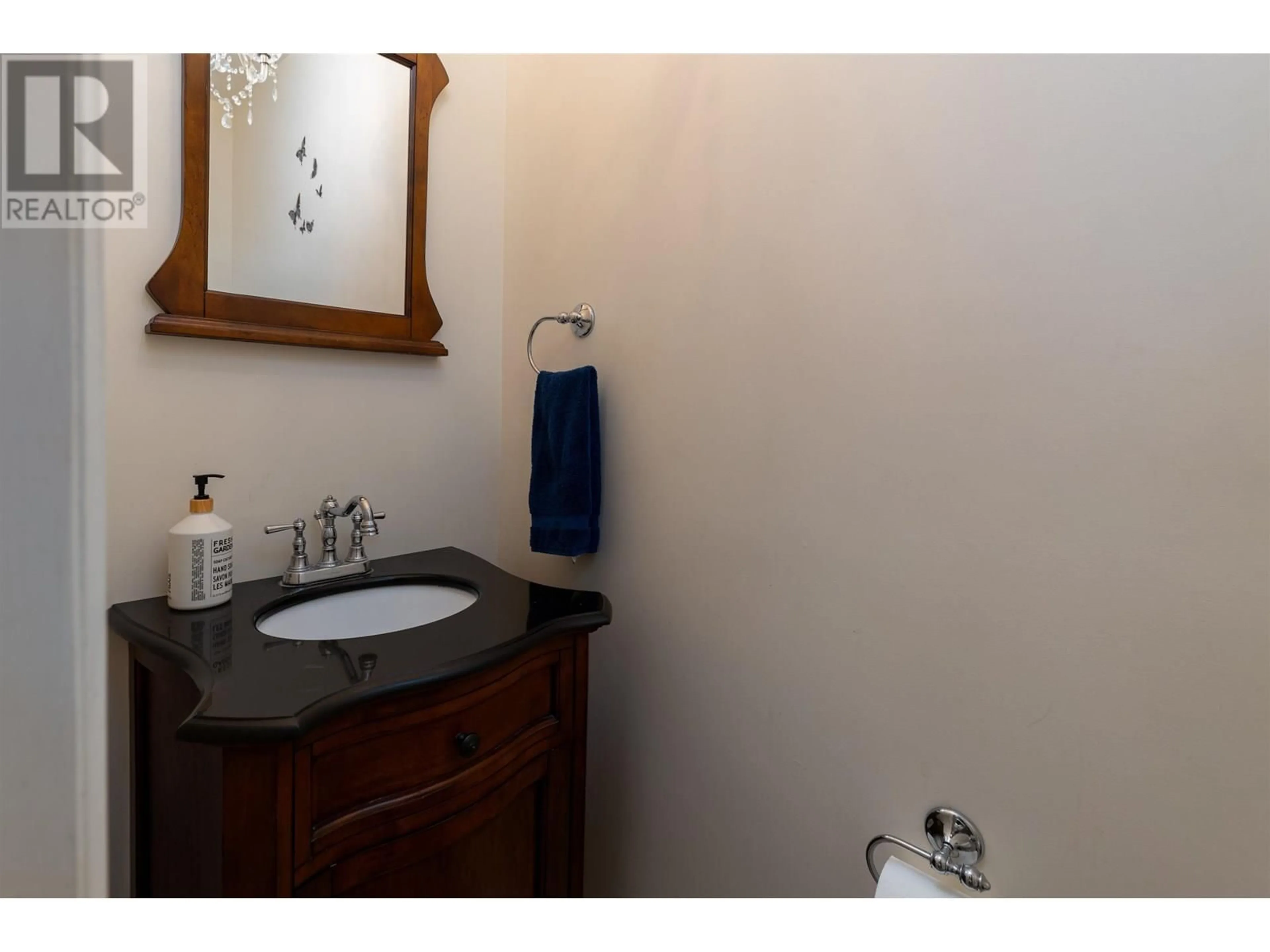 Standard bathroom, ceramic/tile floor for 3304 MUNROE STREET, Terrace British Columbia V8G3B5