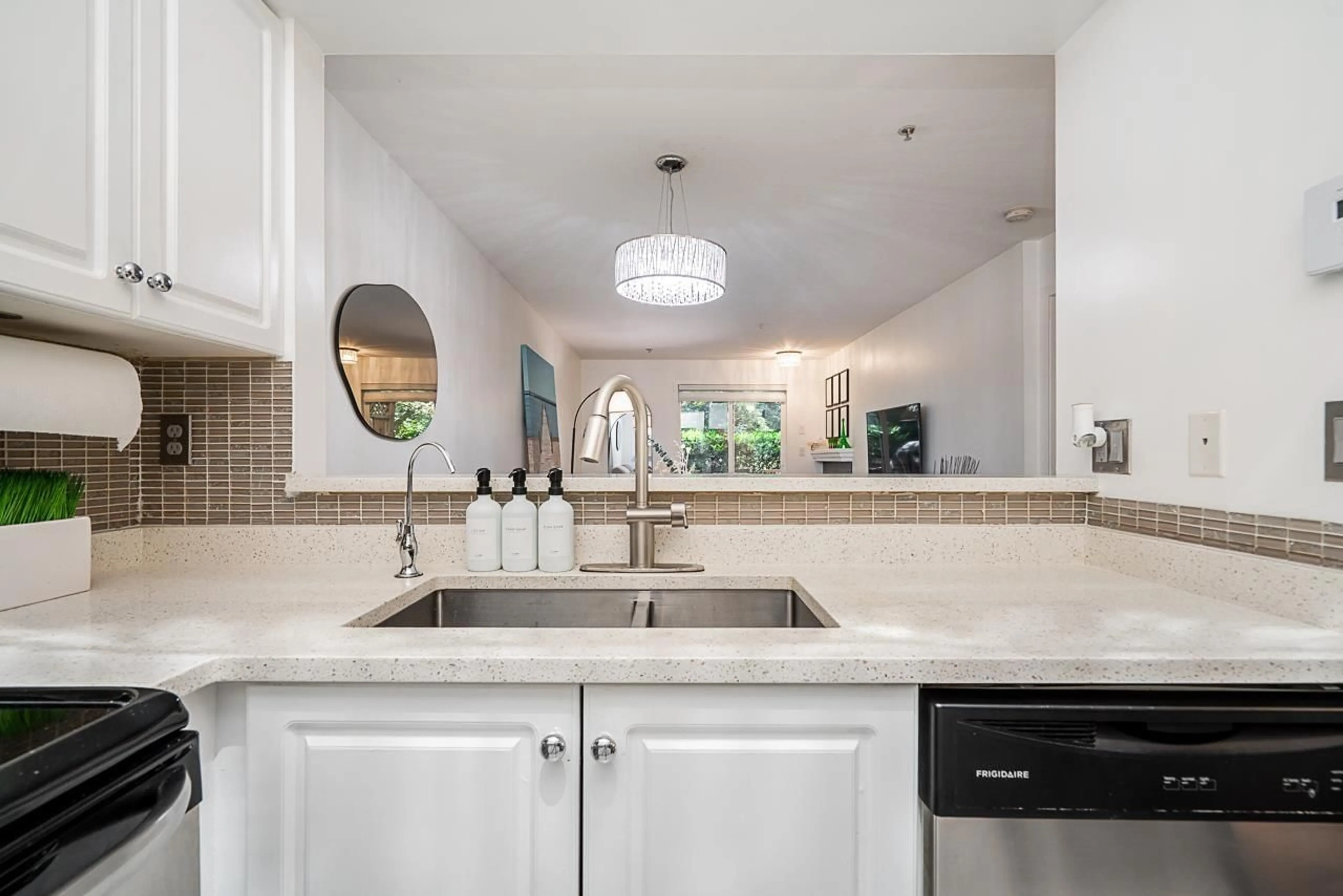 Contemporary kitchen, ceramic/tile floor for 110 - 8110 120A, Surrey British Columbia V3W3P3