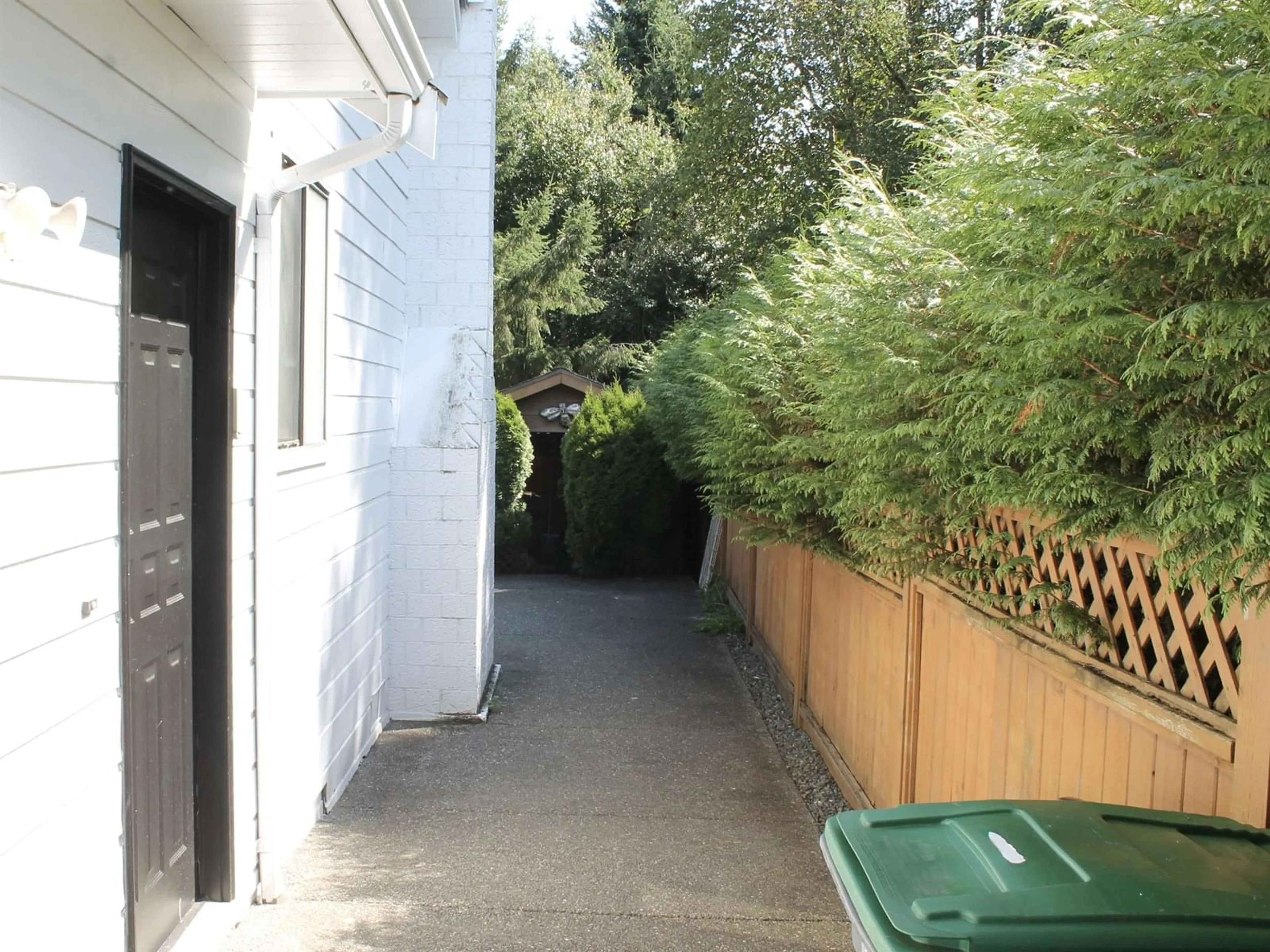 Patio, street for 1076 161, Surrey British Columbia V4A7N2