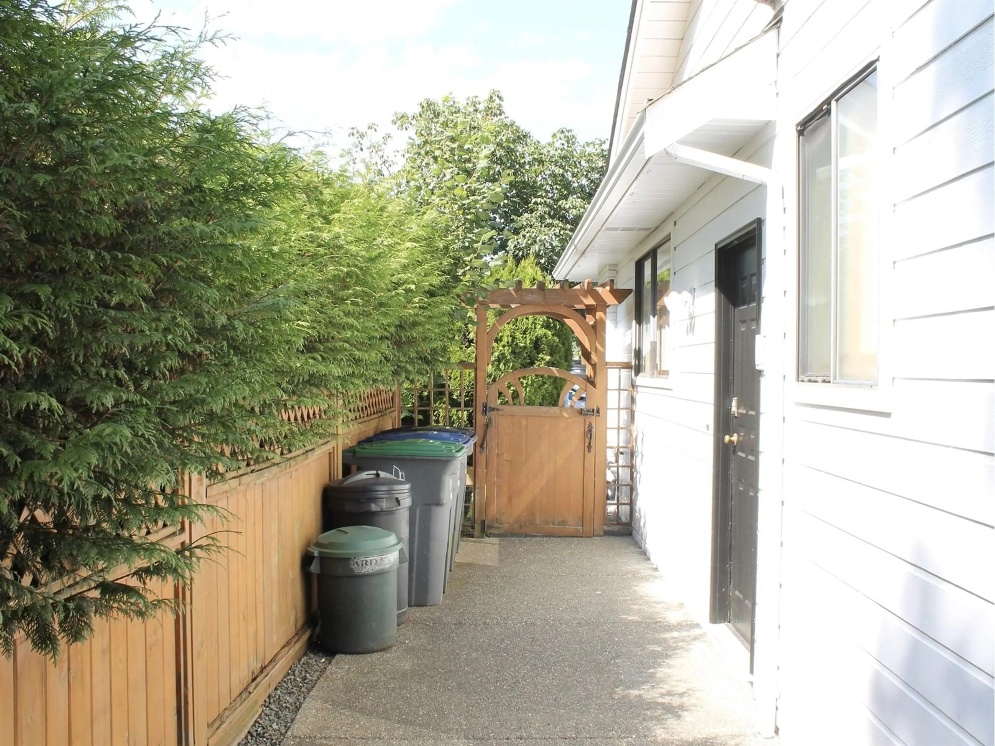 Patio, street for 1076 161, Surrey British Columbia V4A7N2