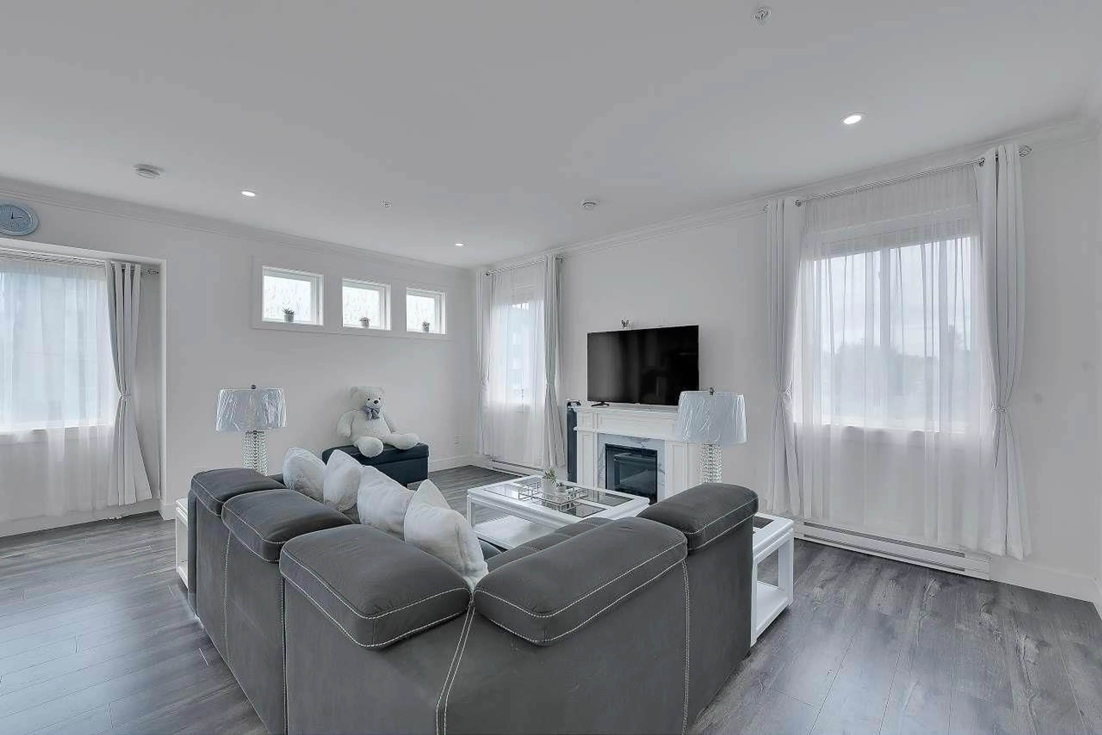Living room with furniture, unknown for 1 - 46387 MARGARET AVENUE, Chilliwack British Columbia V2P2G8