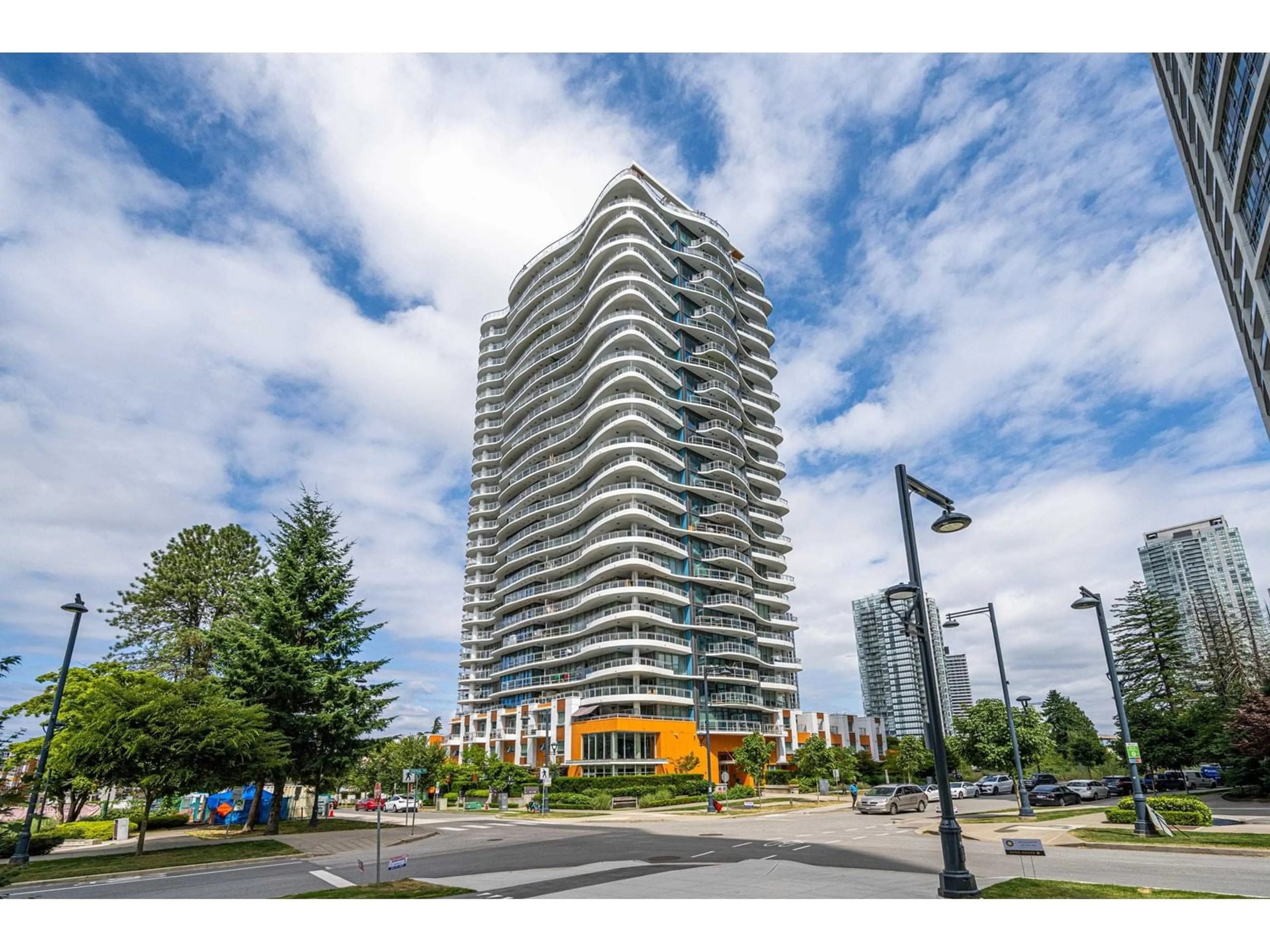 Unknown for 305 - 13303 CENTRAL, Surrey British Columbia V3T0K6