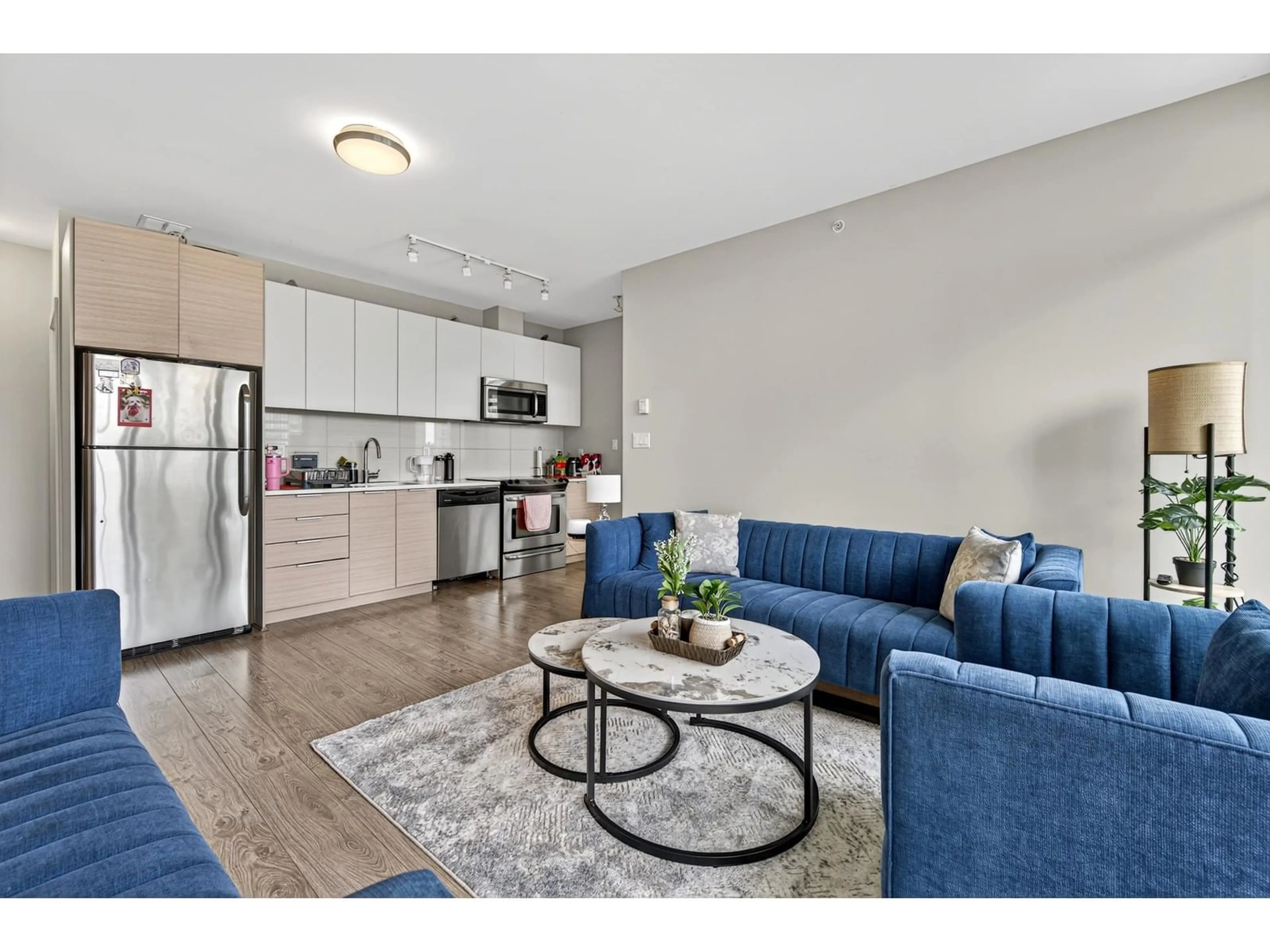 Living room with furniture, unknown for 305 - 13303 CENTRAL, Surrey British Columbia V3T0K6