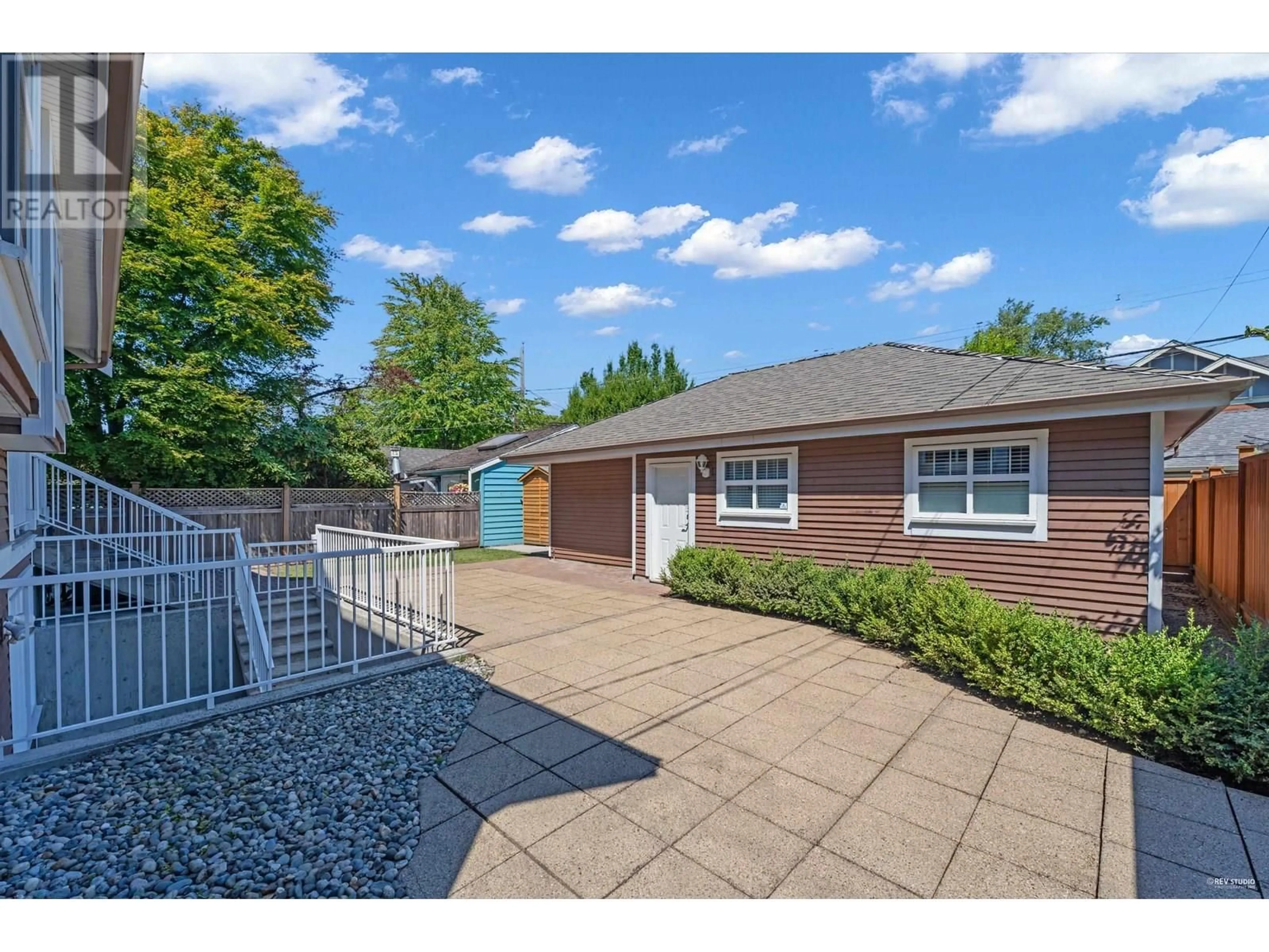 A pic from outside/outdoor area/front of a property/back of a property/a pic from drone, street for 3941 W 19TH AVENUE, Vancouver British Columbia V6S1C9