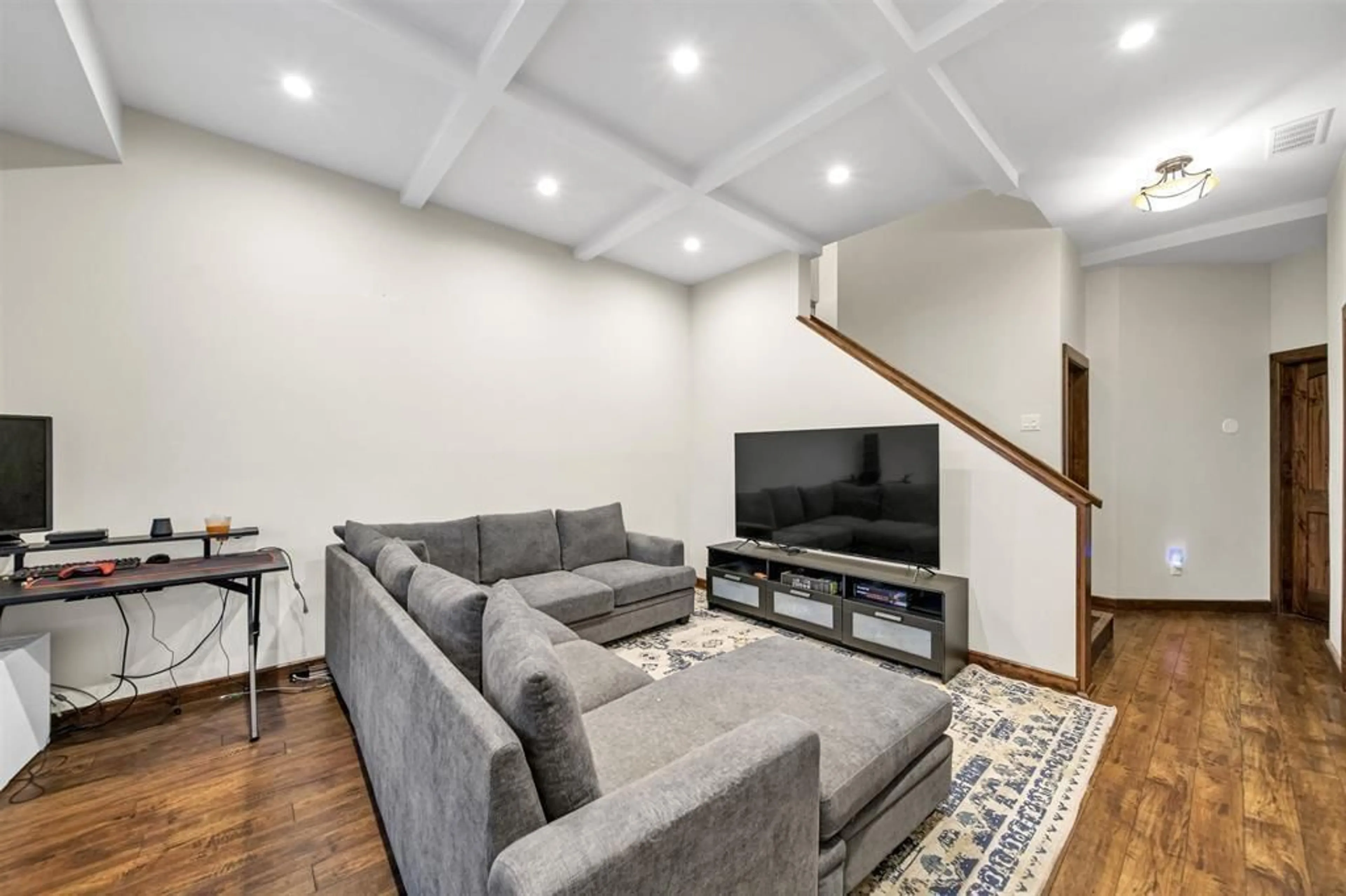 Living room with furniture, unknown for 26 - 6026 LINDEMAN STREET, Chilliwack British Columbia V2R0W1