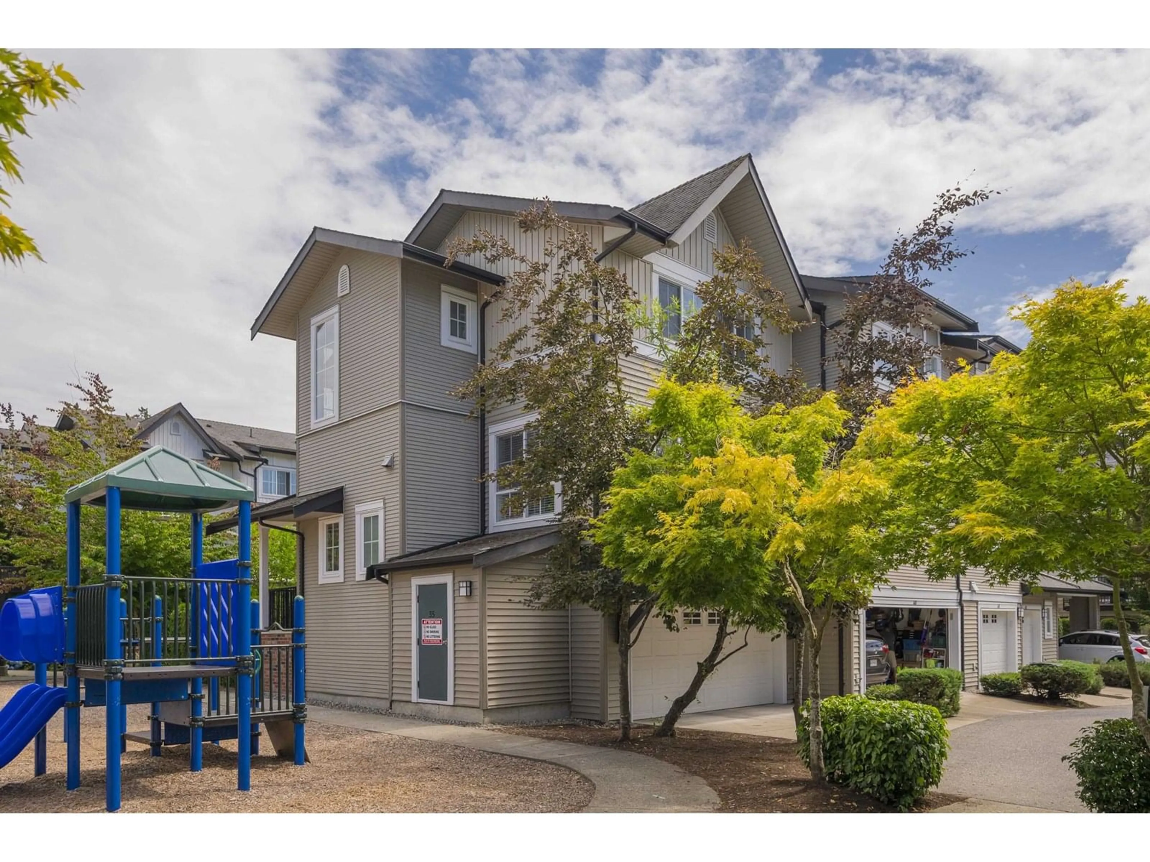 Home with vinyl exterior material, street for 39 - 2450 161A, Surrey British Columbia V3Z8K4