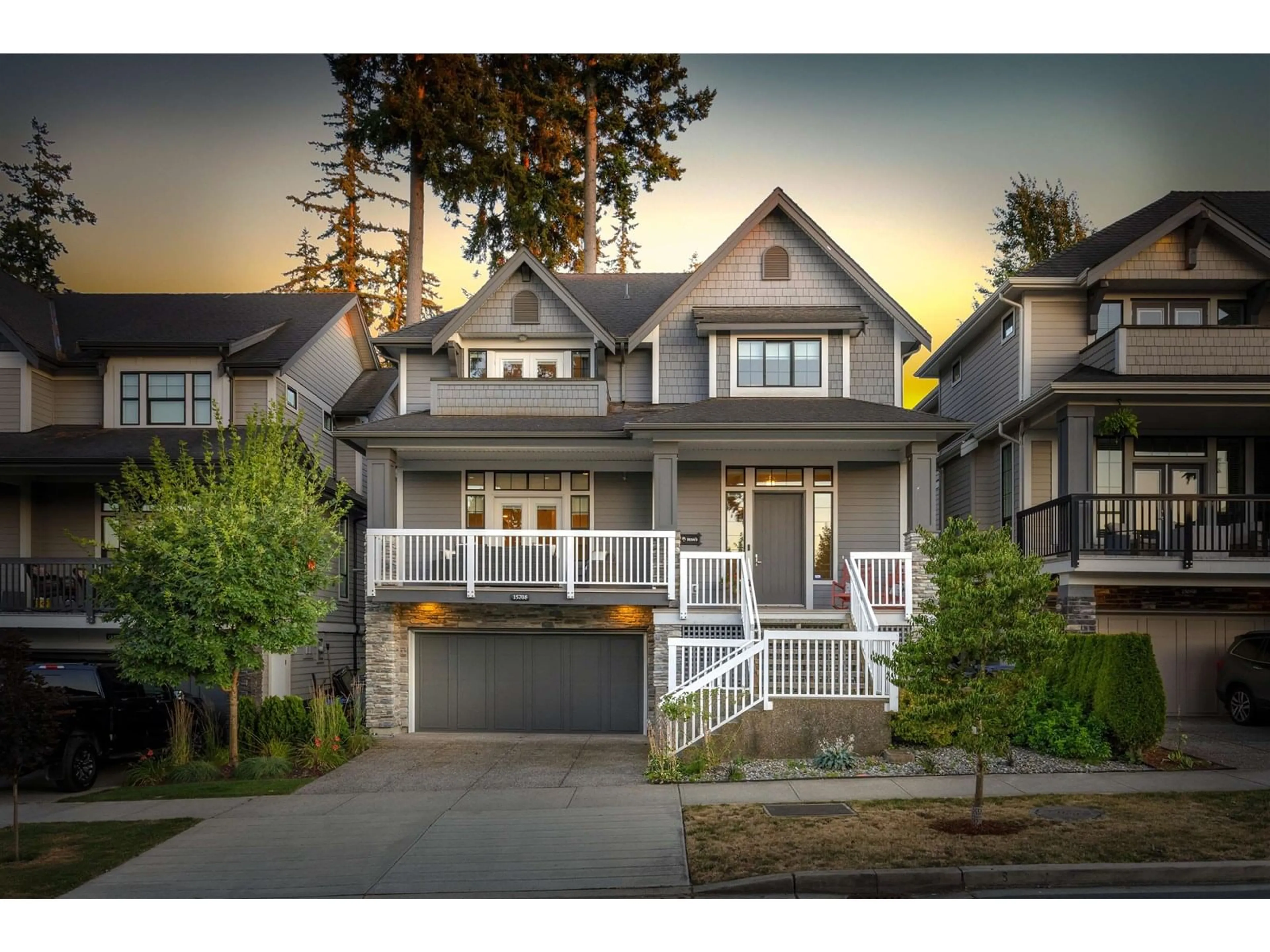 Home with vinyl exterior material, street for 15708 MOUNTAIN VIEW, Surrey British Columbia V3Z0C6