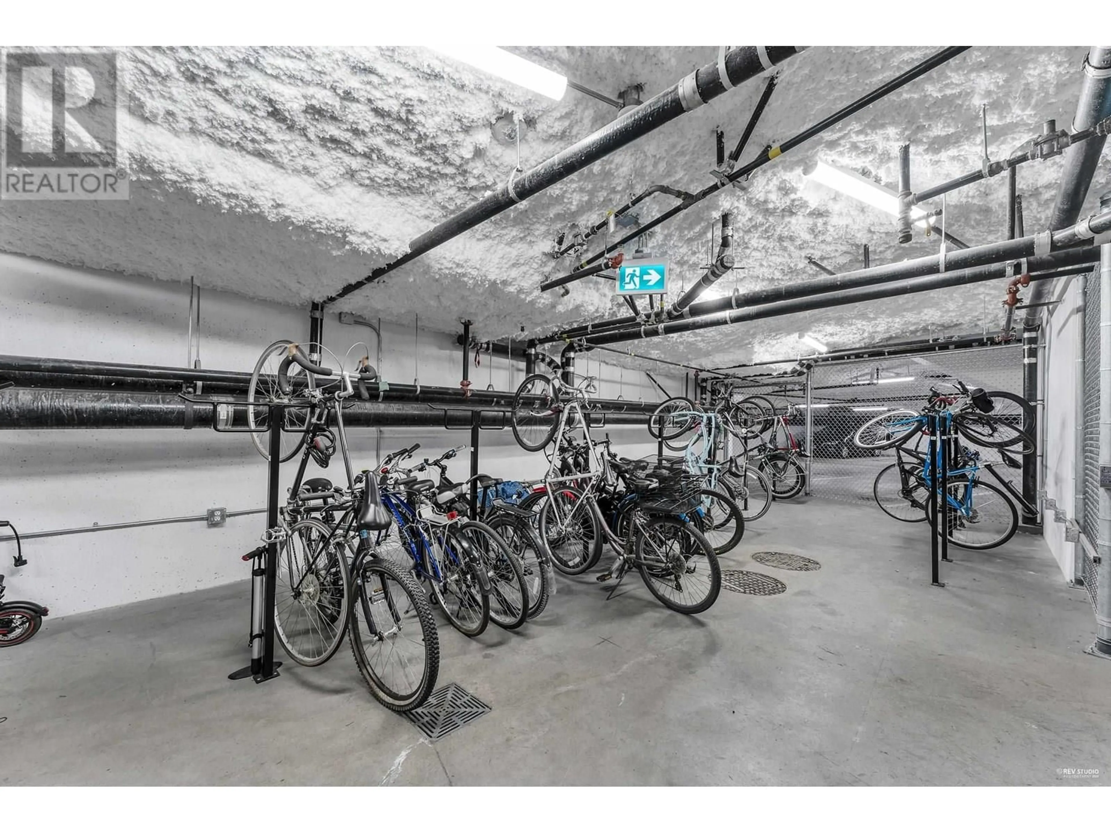Indoor garage for 105 - 251 BOUNDARY BAY ROAD, Delta British Columbia V4L0B6