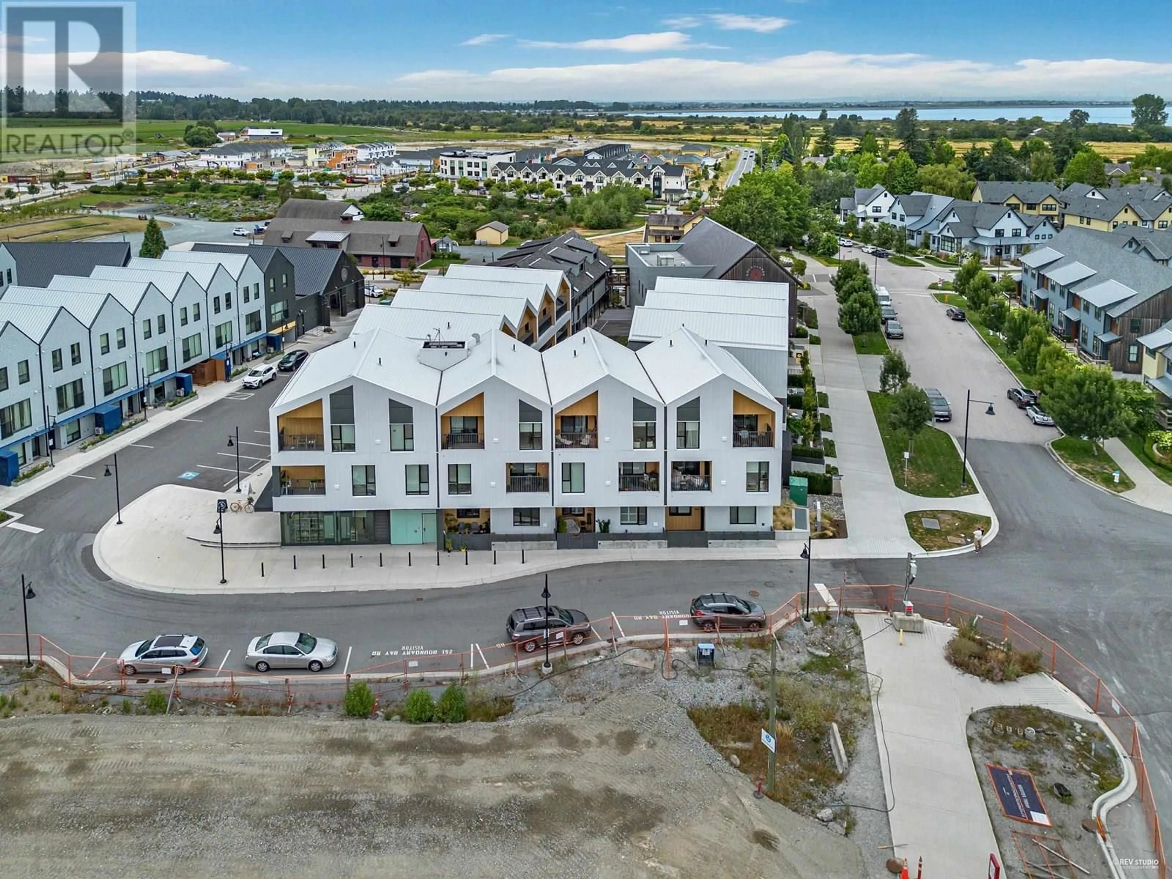 A pic from outside/outdoor area/front of a property/back of a property/a pic from drone, unknown for 105 - 251 BOUNDARY BAY ROAD, Delta British Columbia V4L0B6