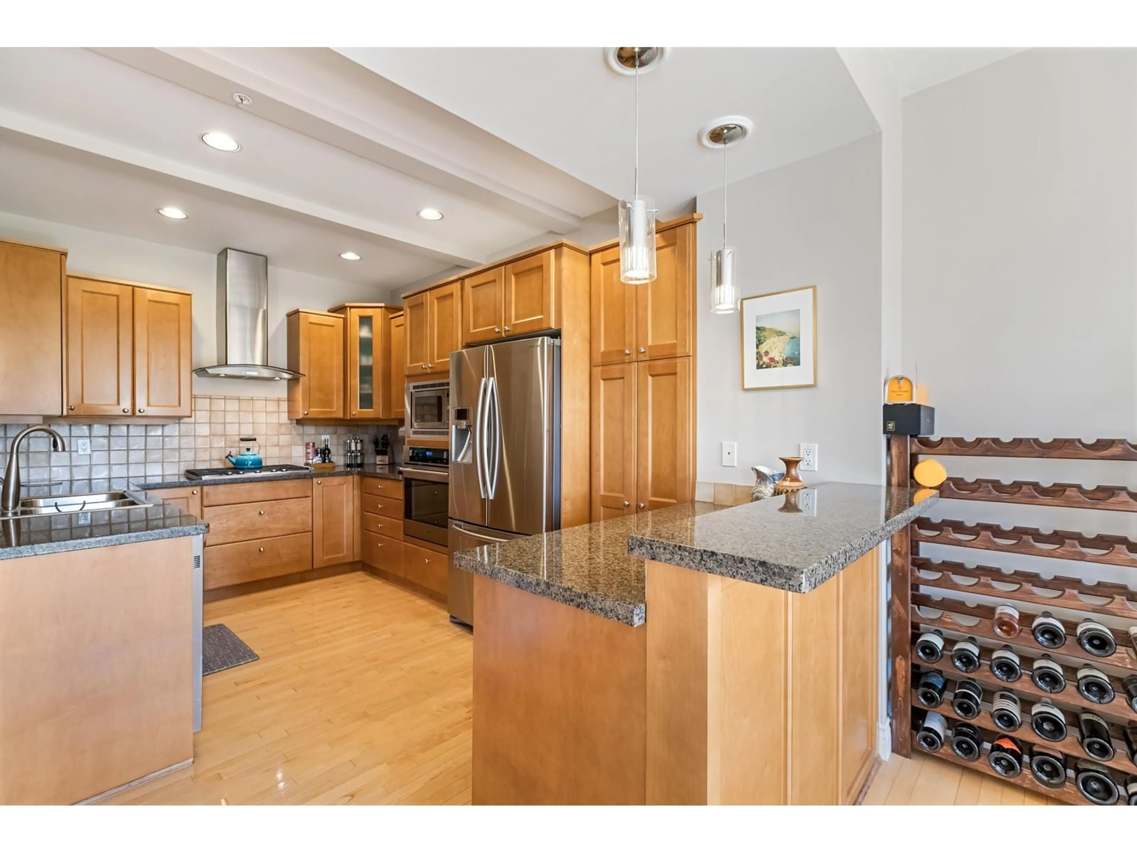 Open concept kitchen, ceramic/tile floor for 48 - 16655 64, Surrey British Columbia V3S3V1
