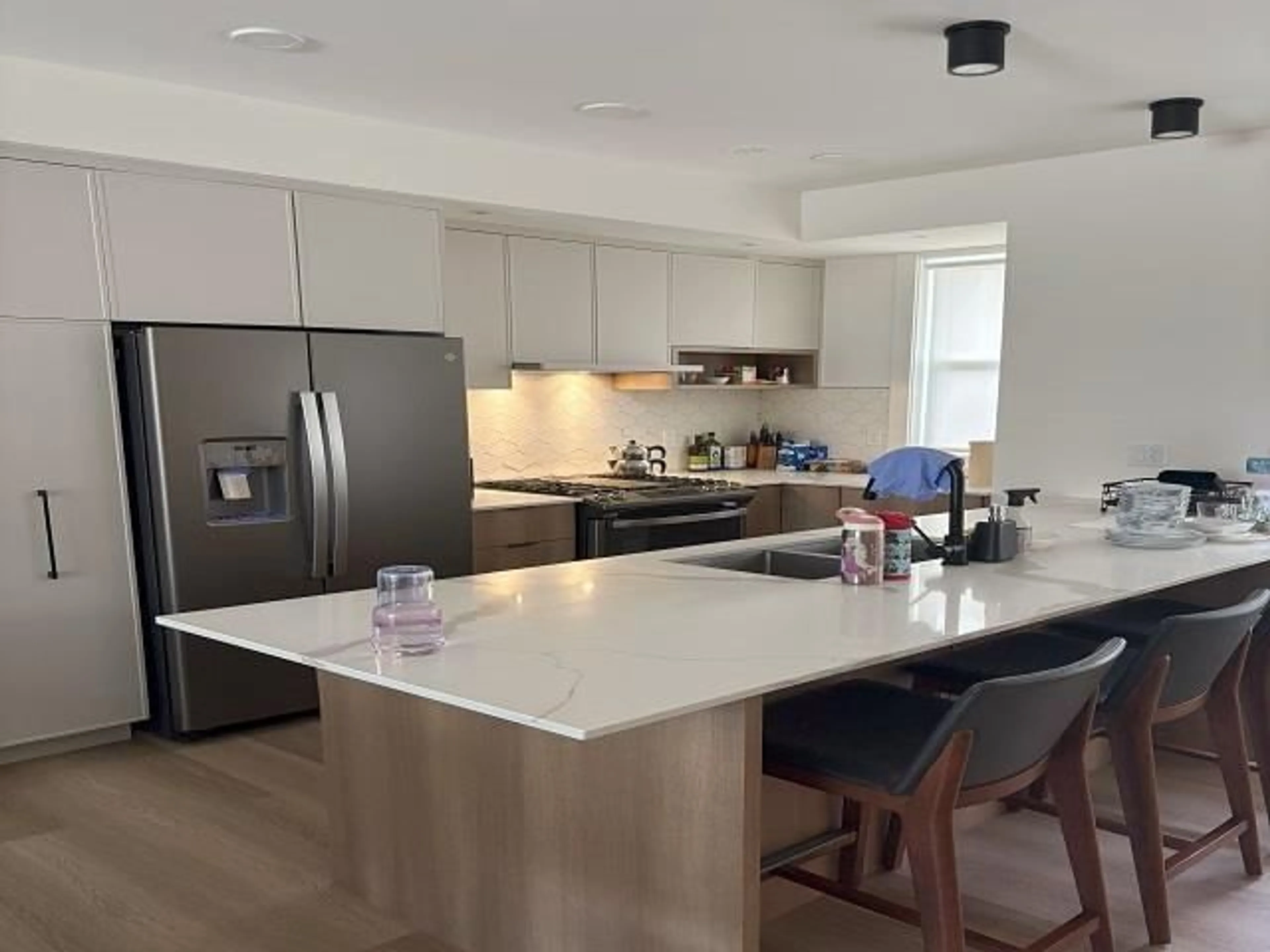 Open concept kitchen, unknown for 43 - 2350 165, Surrey British Columbia V3Z1J9