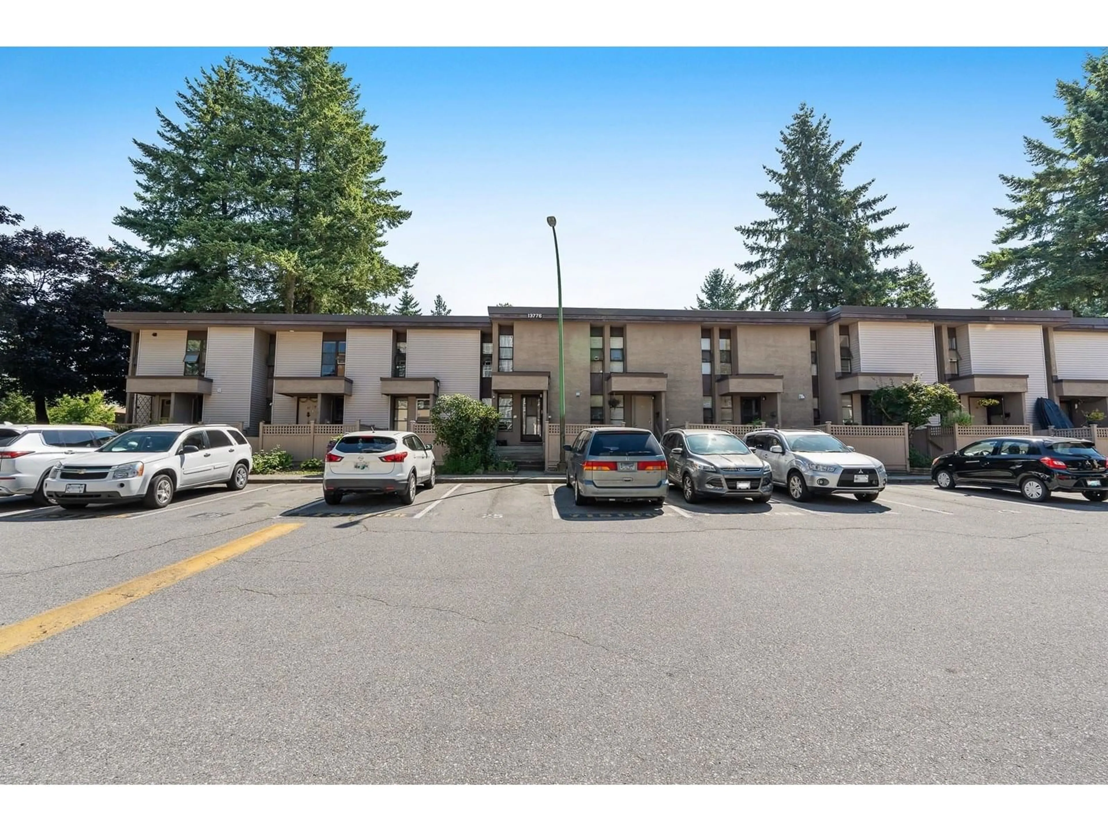 Patio, mountain view for 96 - 13776 CENTRAL, Surrey British Columbia V3T1R9