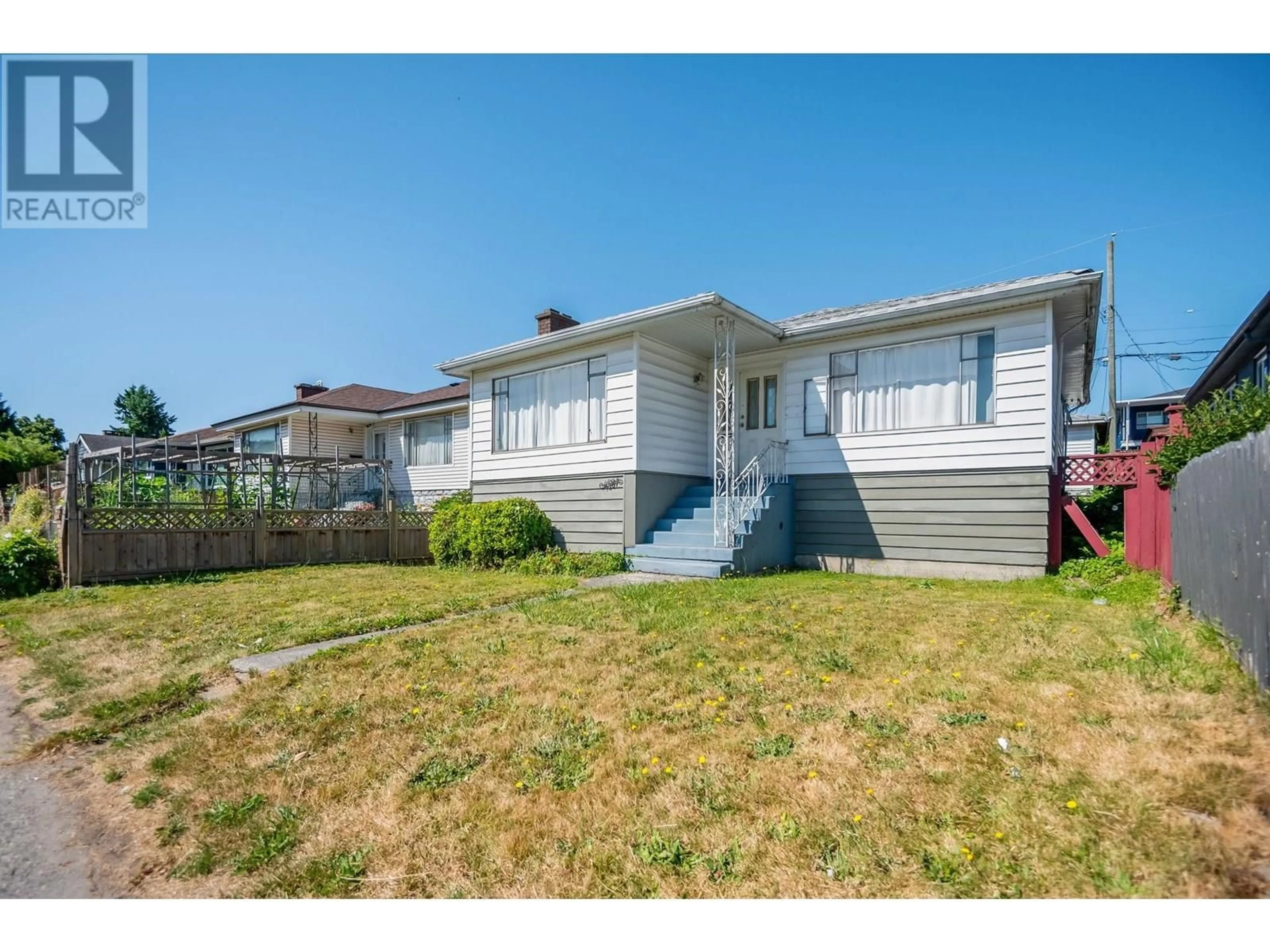 Home with vinyl exterior material, street for 4587 KNIGHT STREET, Vancouver British Columbia V5N3M8
