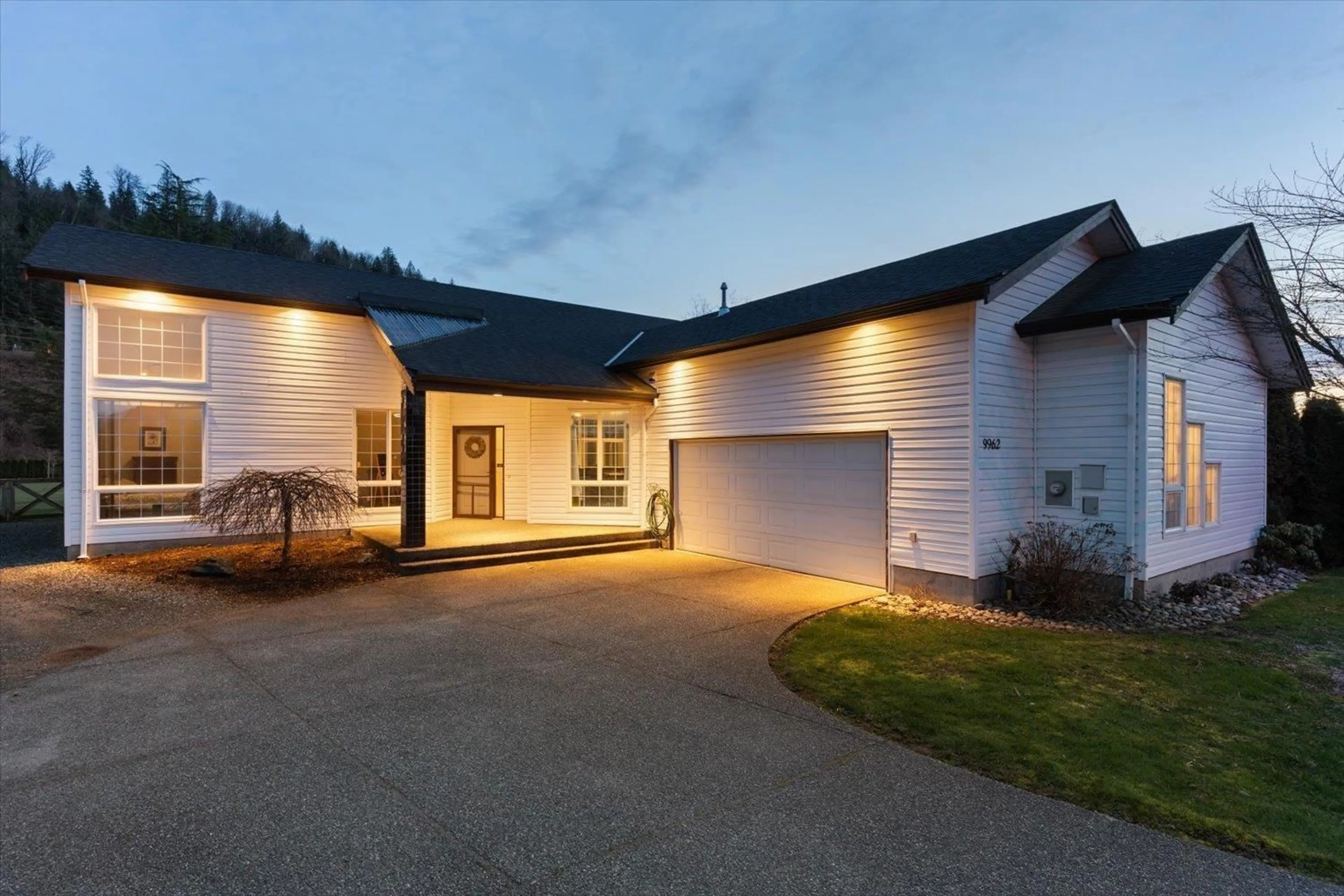 A pic from outside/outdoor area/front of a property/back of a property/a pic from drone, street for 9962 LLANBERIS WAY, Rosedale British Columbia V0X1X1