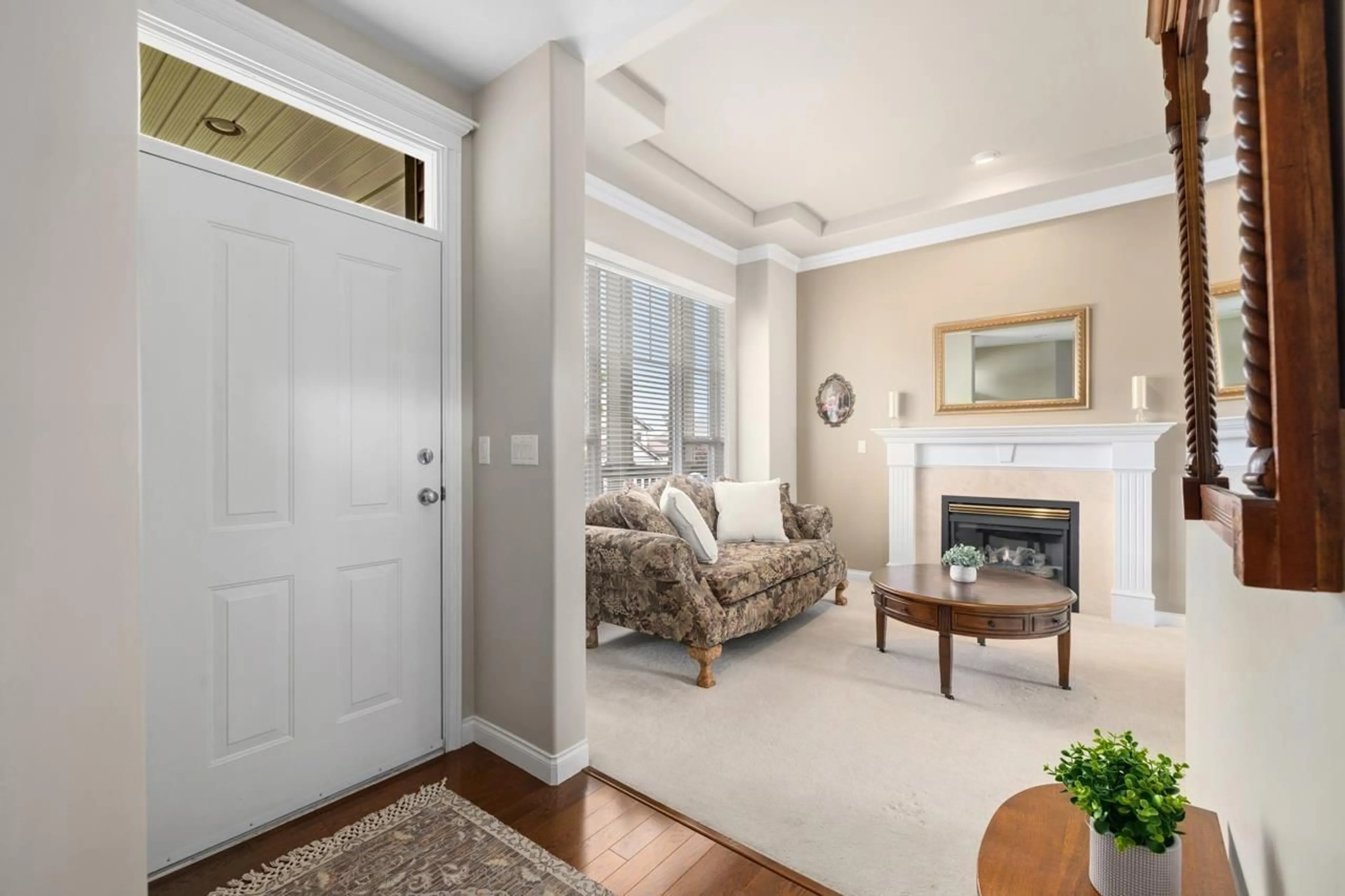 Indoor entryway for 16916 GREENBROOK, Surrey British Columbia V4N5C7