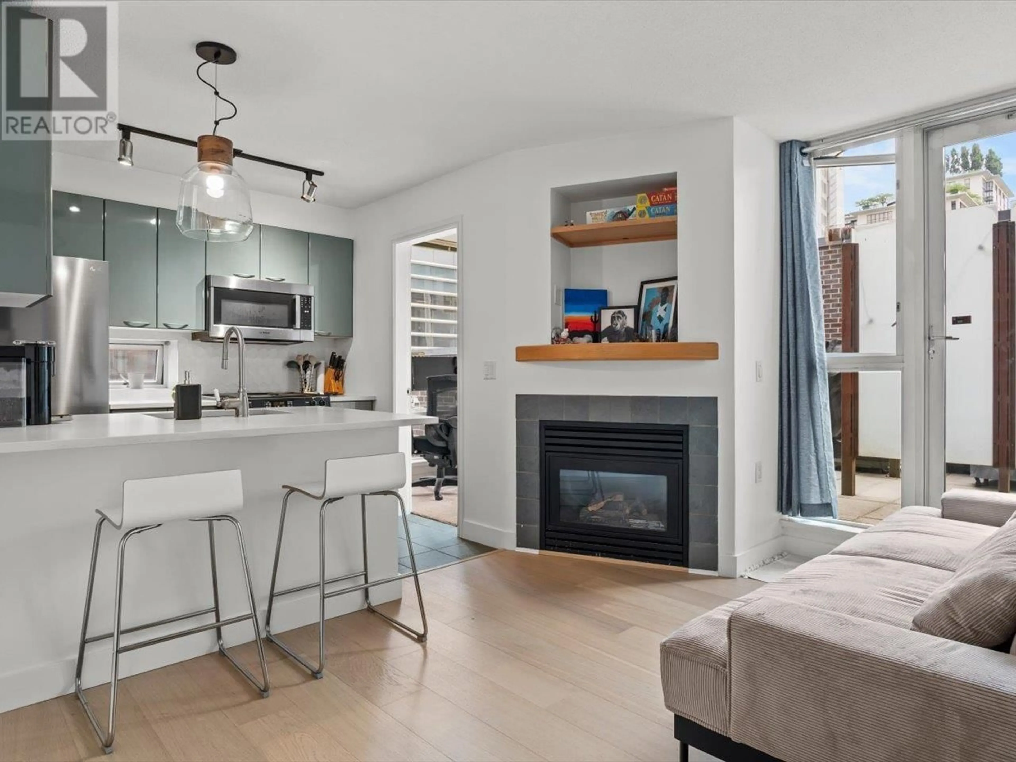 Open concept kitchen, unknown for 605 - 1068 HORNBY STREET, Vancouver British Columbia V6Z2Y7