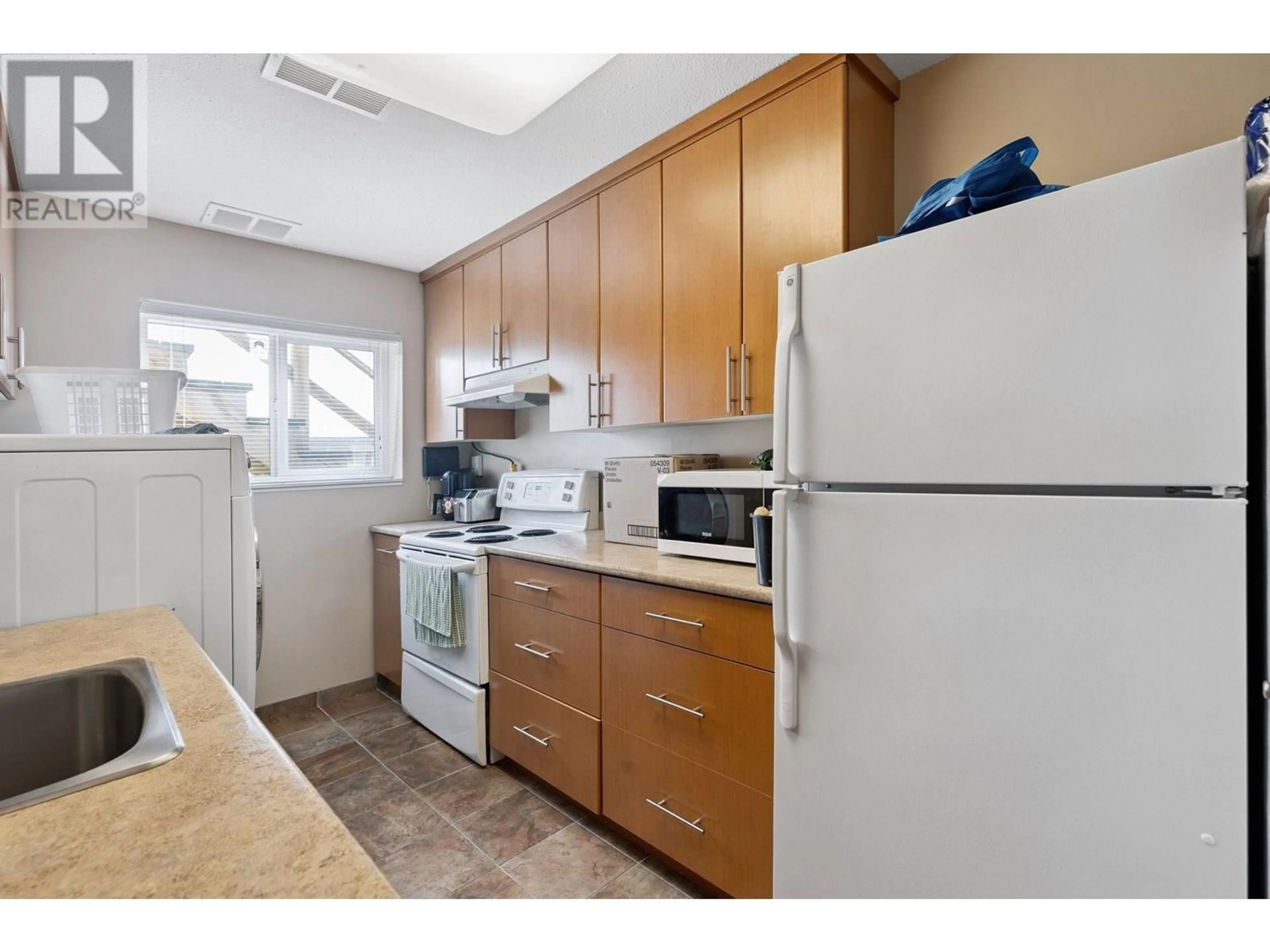 Standard kitchen, unknown for 1141 MARSDEN COURT, Burnaby British Columbia V5A3K2