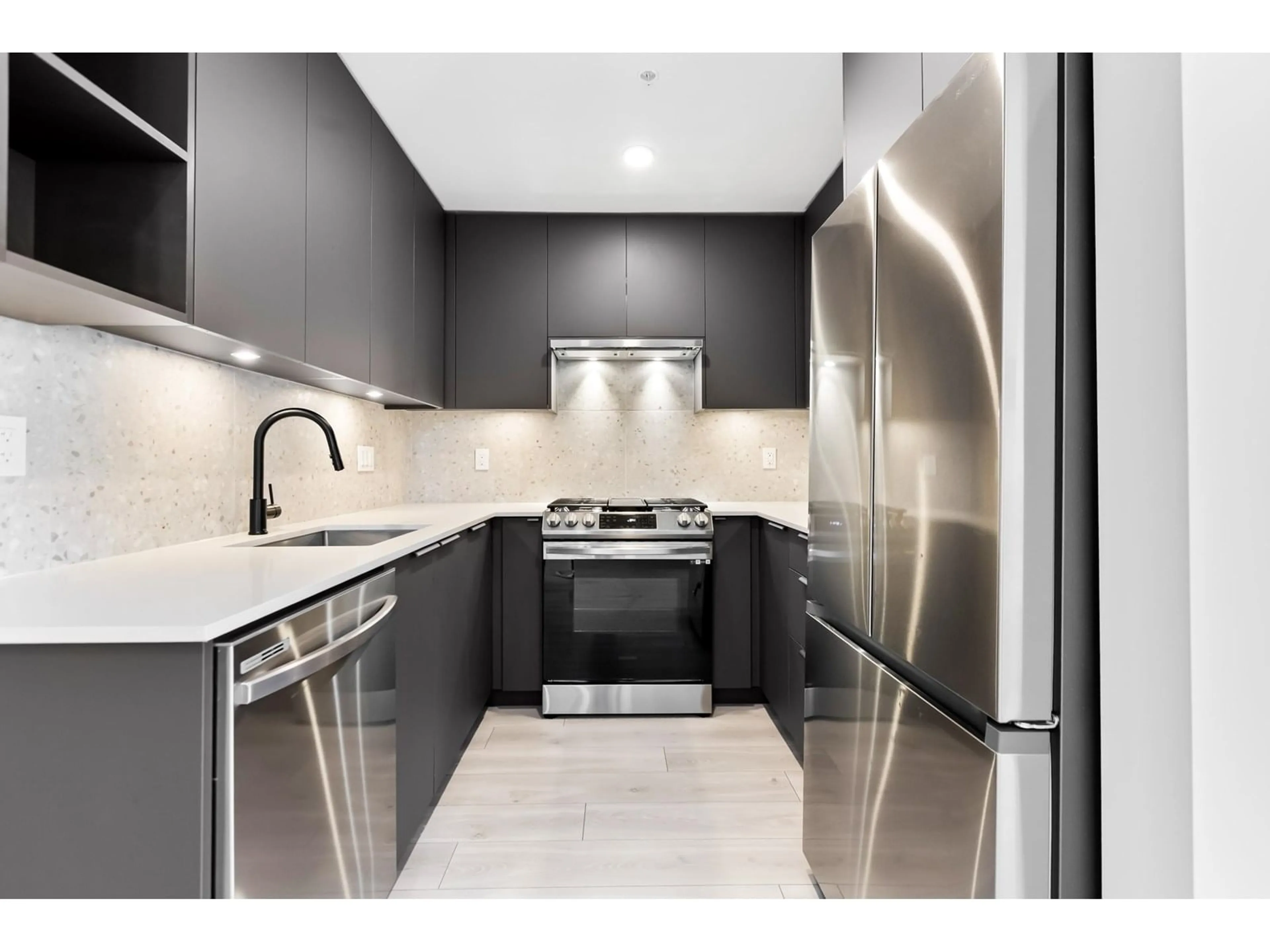 Contemporary kitchen, ceramic/tile floor for 206 - 7920 206, Langley British Columbia V2Y3X1