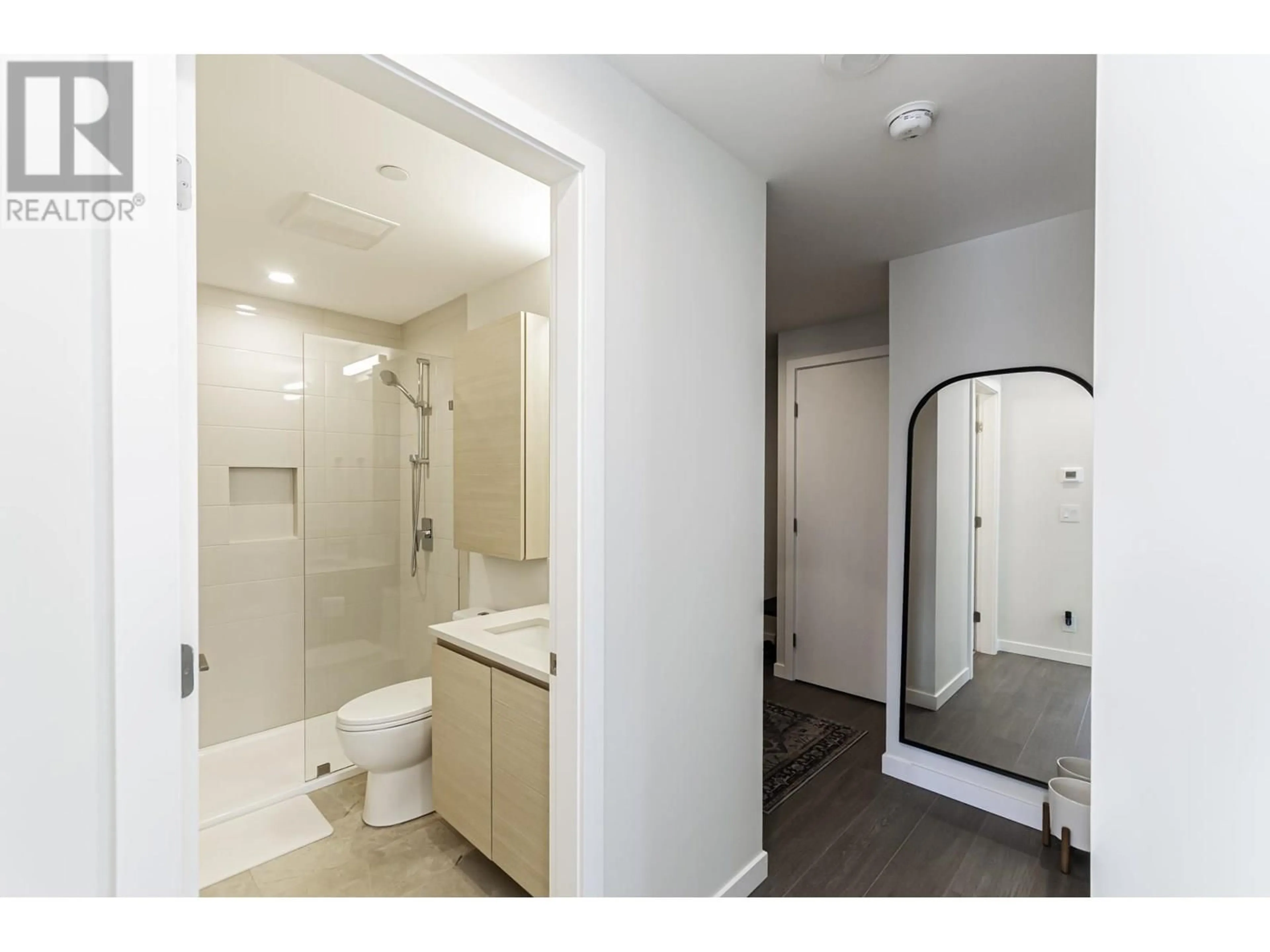 Standard bathroom, unknown for 2008 - 2186 GILMORE AVENUE, Burnaby British Columbia V5C0N7