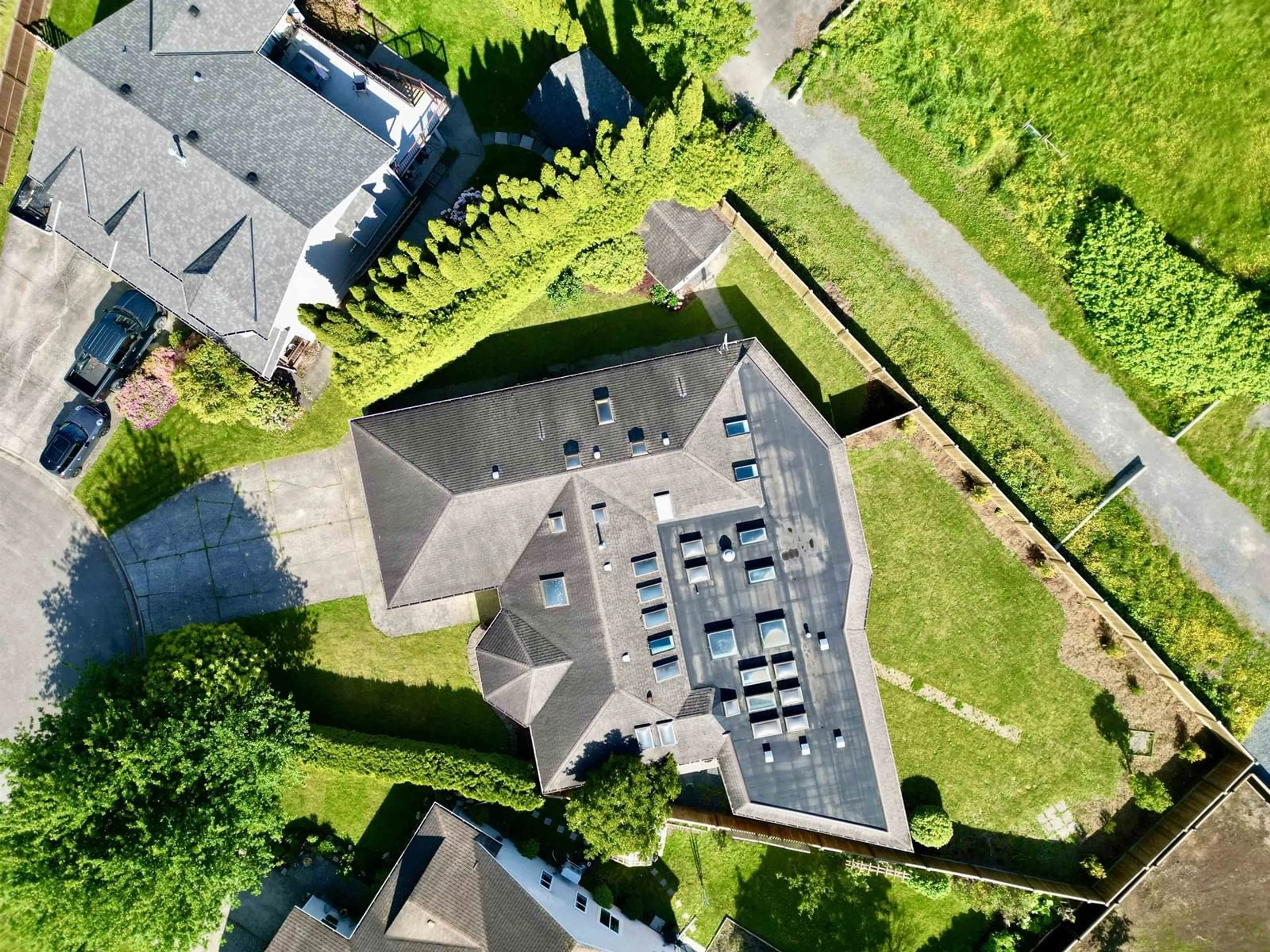 A pic from outside/outdoor area/front of a property/back of a property/a pic from drone, street for 7023 MULBERRY PLACE, Agassiz British Columbia V0M1A3