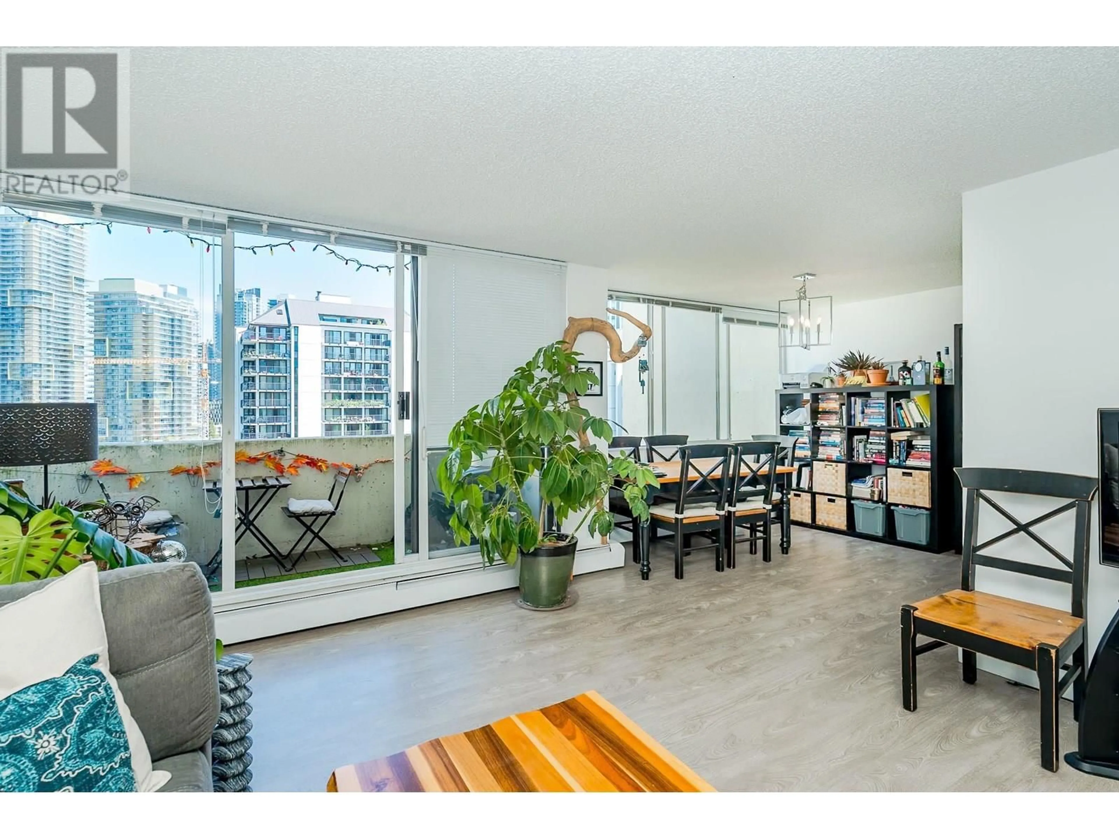 Unknown for 1204 - 4105 MAYWOOD STREET, Burnaby British Columbia V5H4A3