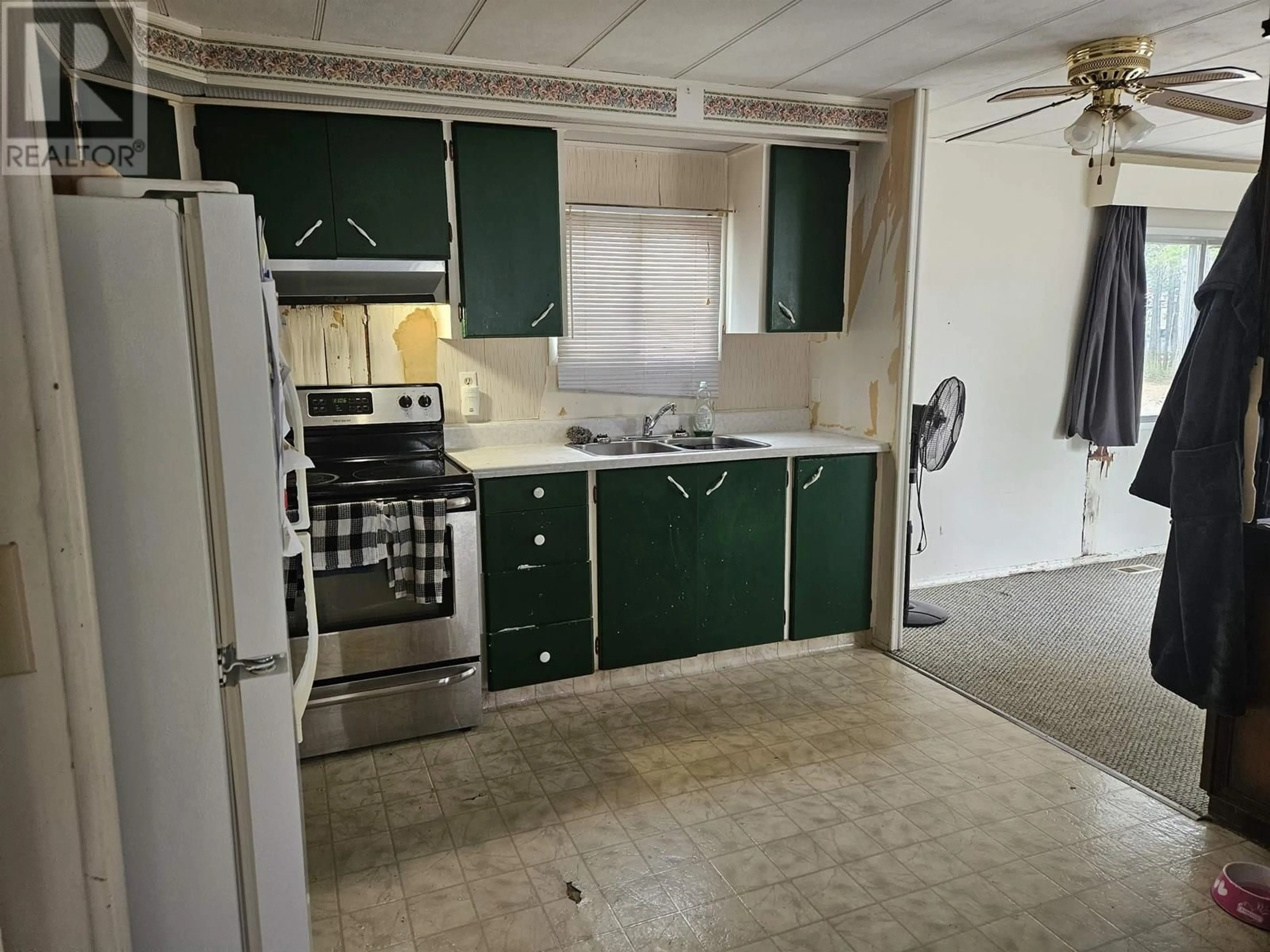 Standard kitchen, unknown for 23 - 4625 GRAHAM AVENUE, Terrace British Columbia V8G1A7
