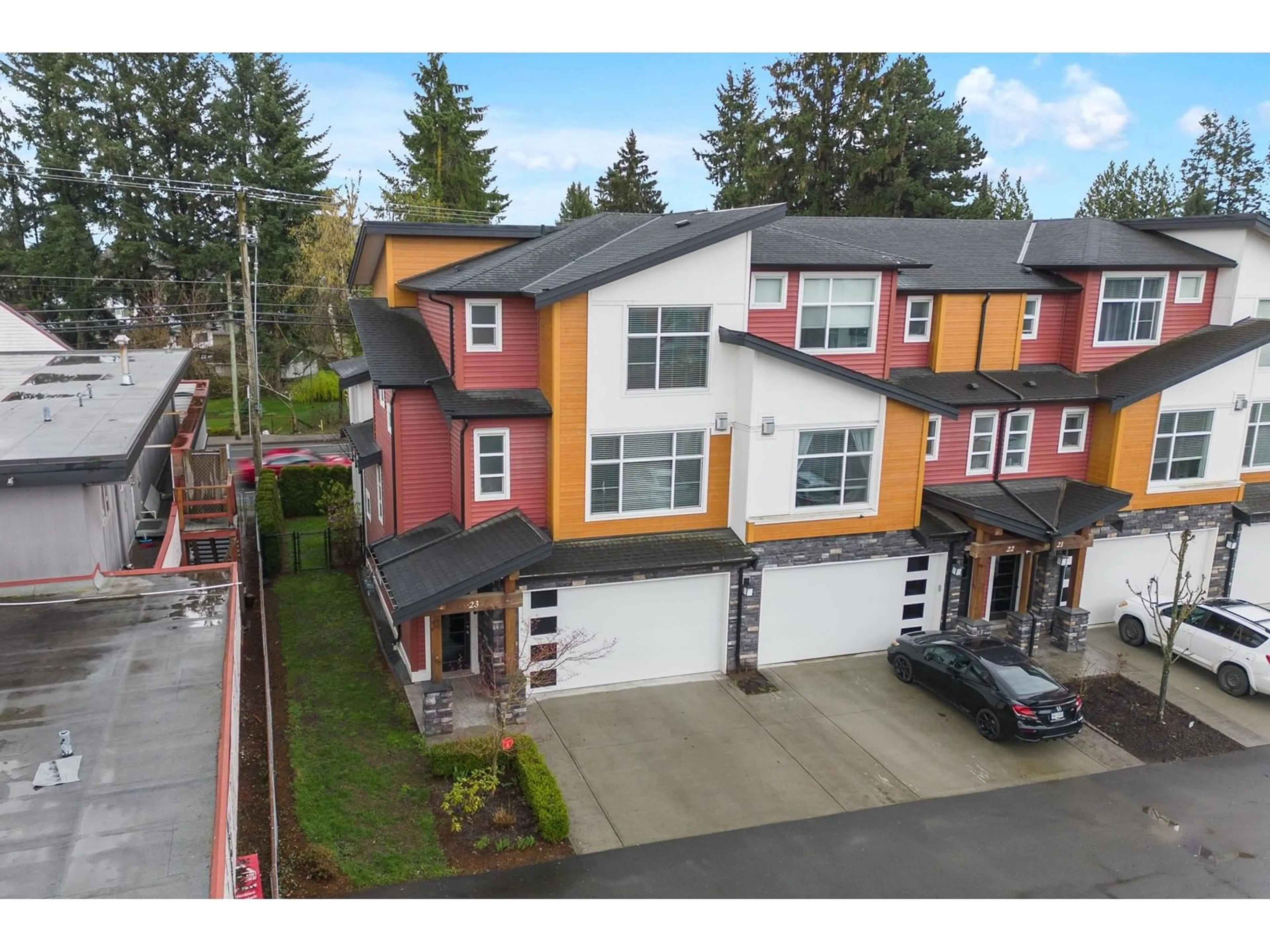 A pic from outside/outdoor area/front of a property/back of a property/a pic from drone, street for 23 - 46570 MACKEN AVENUE, Chilliwack British Columbia V2P0G2