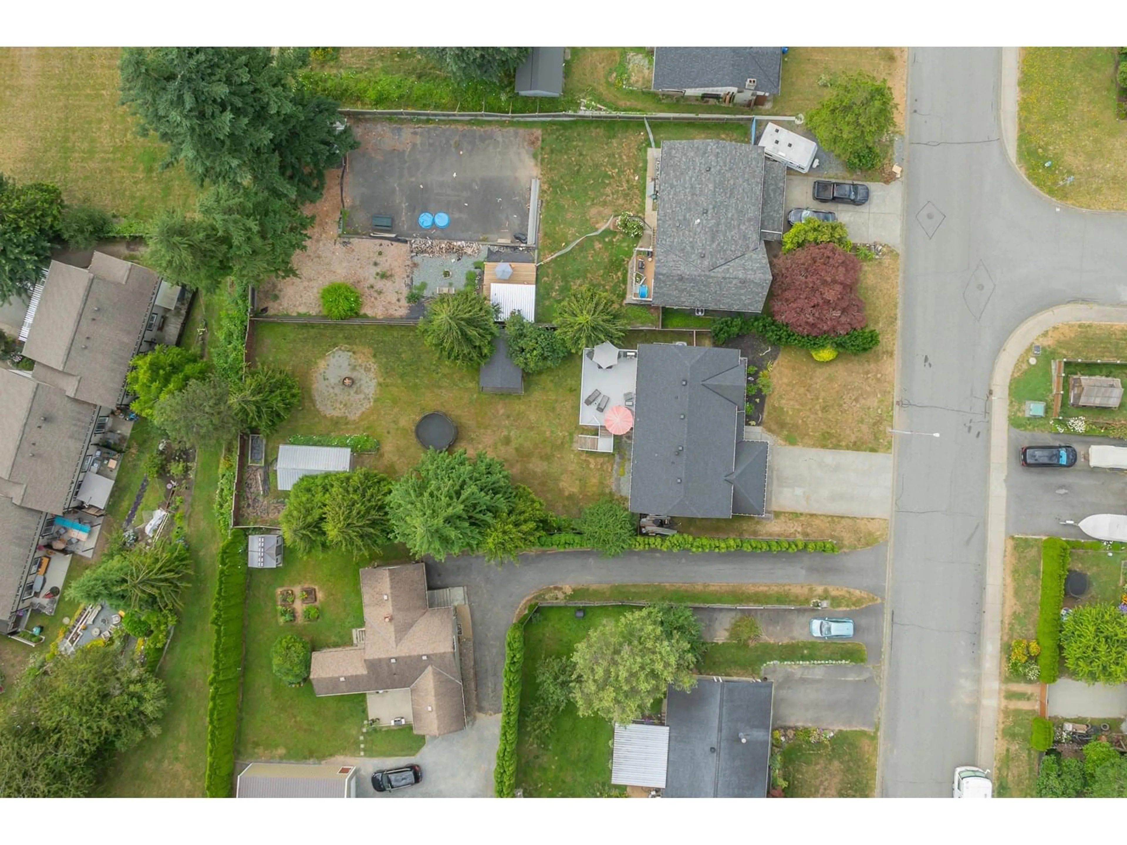 A pic from outside/outdoor area/front of a property/back of a property/a pic from drone, street for 7656 EIDER, Mission British Columbia V2V5A7