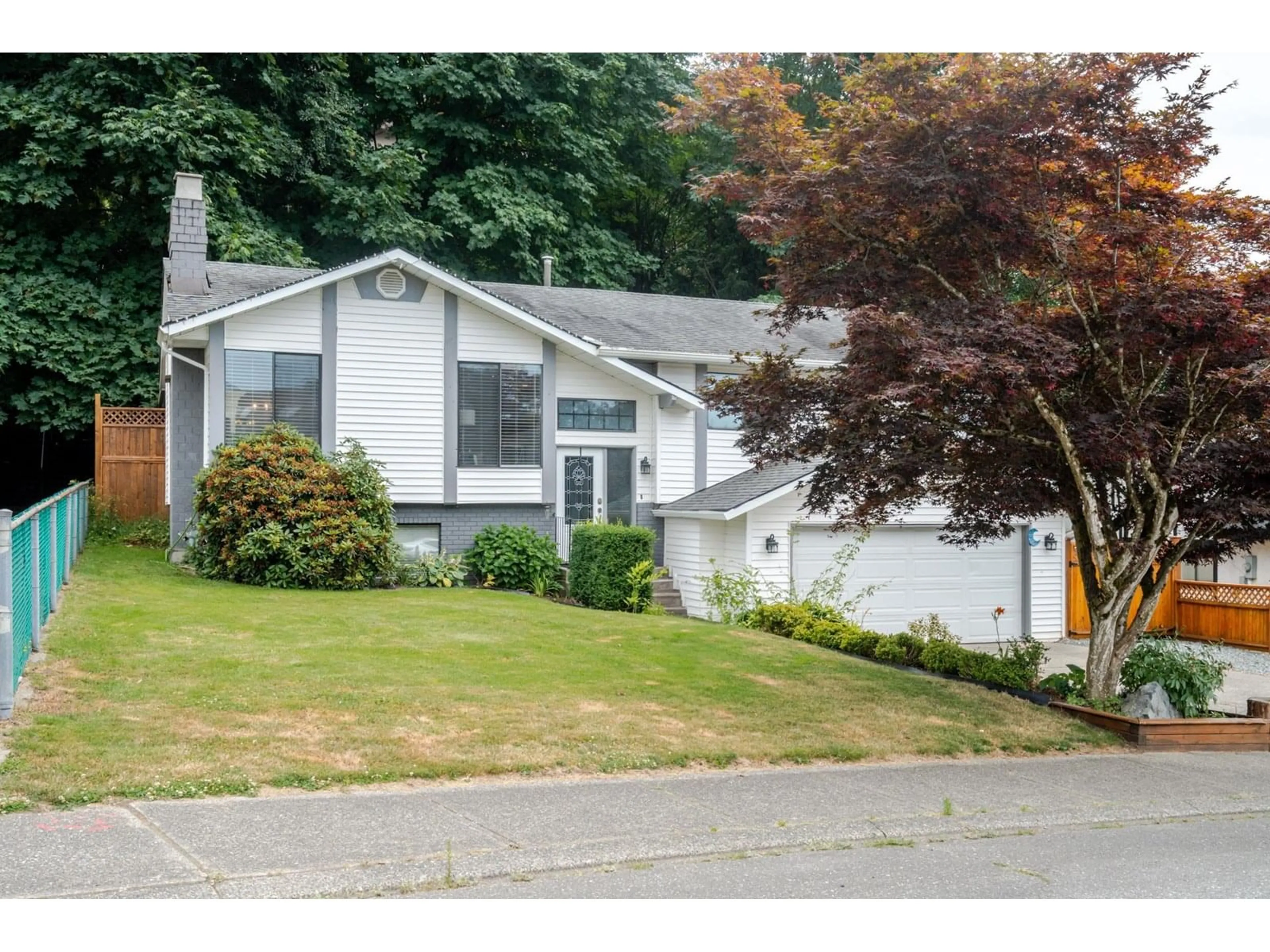 Home with vinyl exterior material, street for 2842 GLENSHIEL, Abbotsford British Columbia V3G1G7