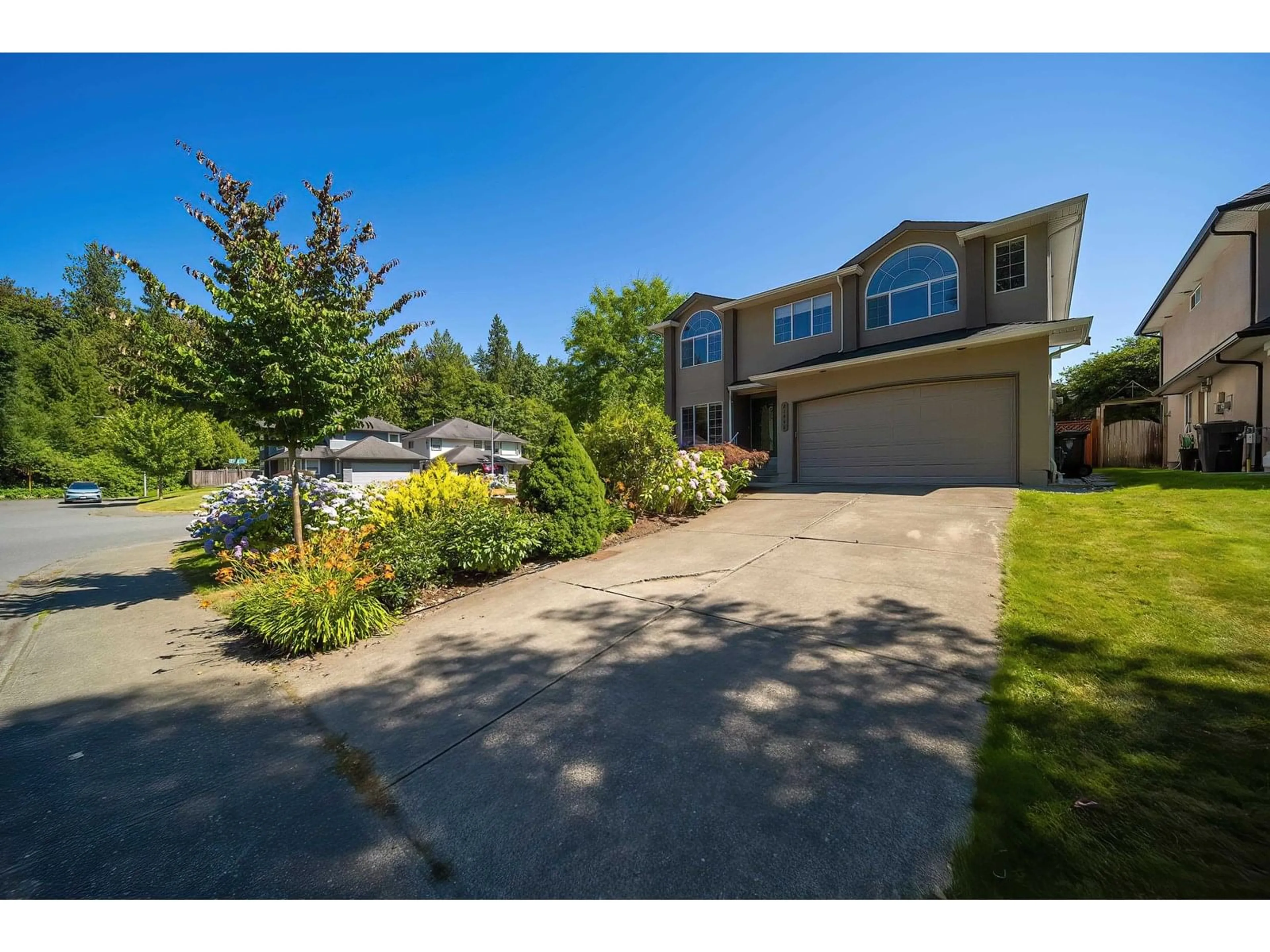 A pic from outside/outdoor area/front of a property/back of a property/a pic from drone, street for 21446 91ST, Langley British Columbia V1M3K3