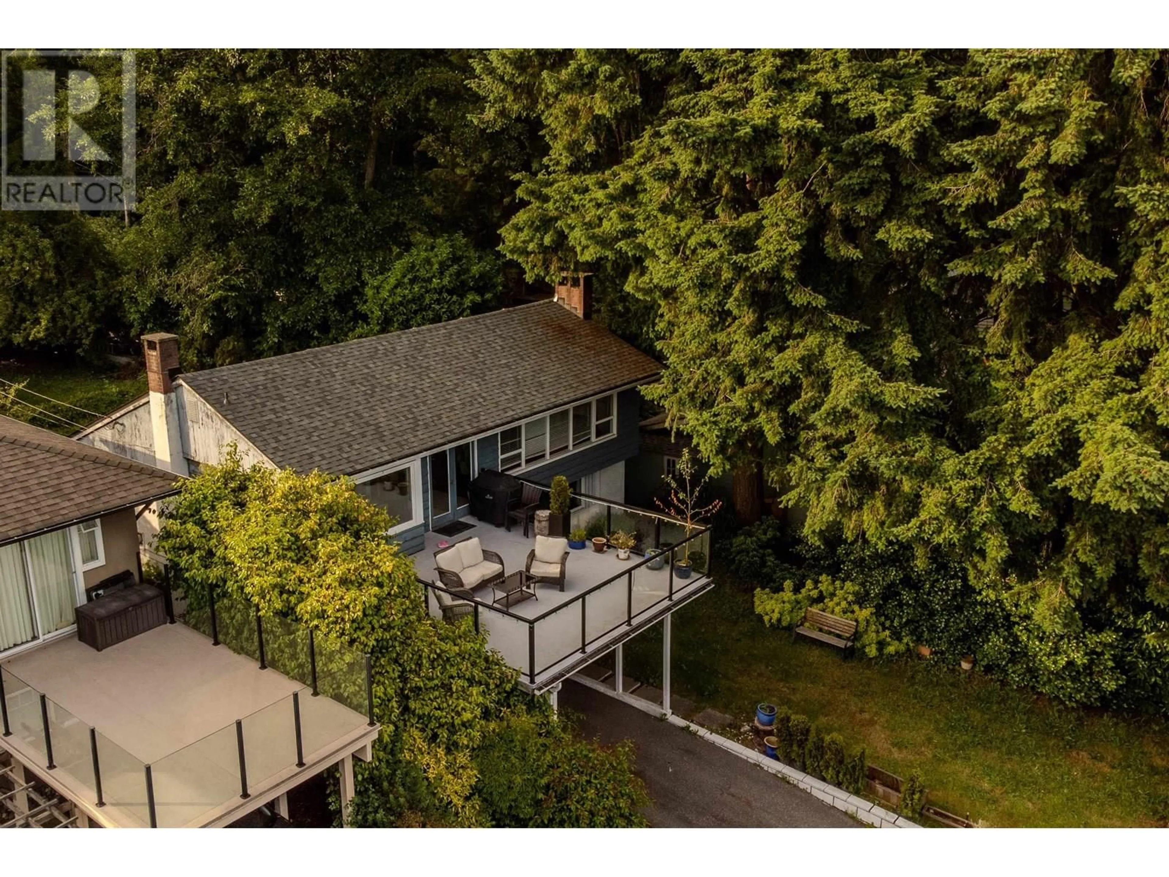 A pic from outside/outdoor area/front of a property/back of a property/a pic from drone, unknown for 1082 CALVERHALL STREET, North Vancouver British Columbia V7L1Y3