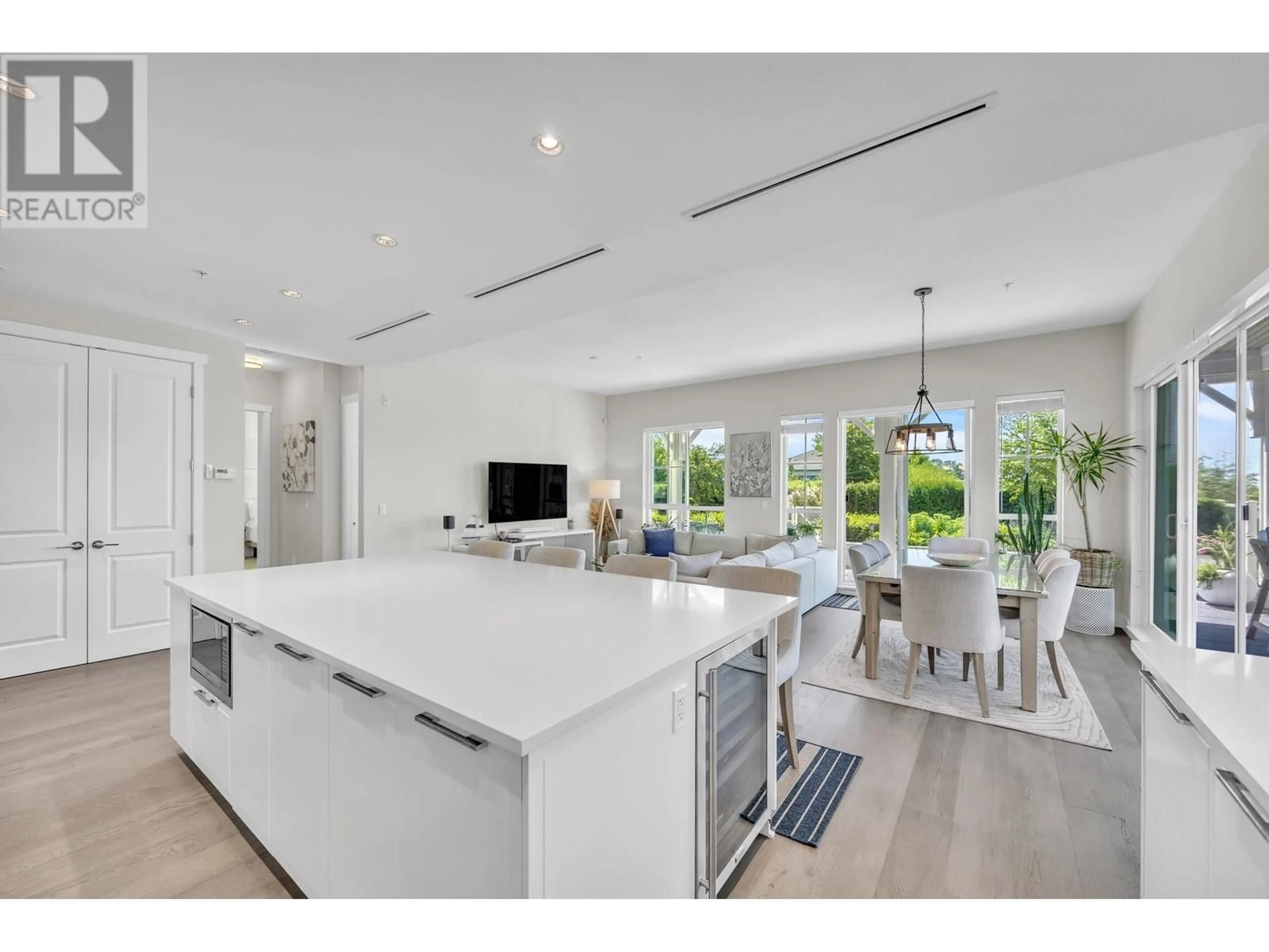 Open concept kitchen, unknown for 107 - 5535 ADMIRAL WAY, Delta British Columbia V4K0E3