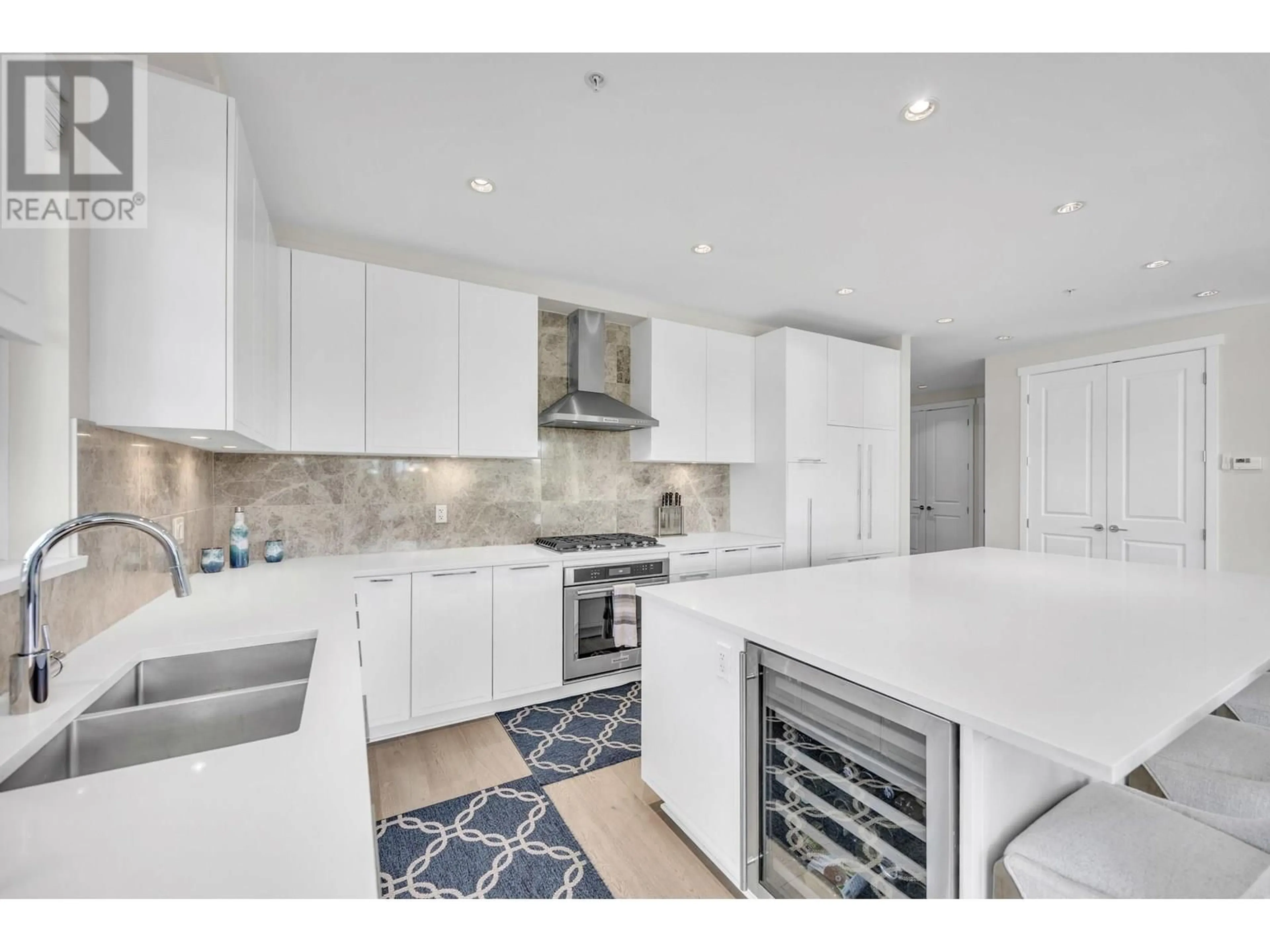 Contemporary kitchen, ceramic/tile floor for 107 - 5535 ADMIRAL WAY, Delta British Columbia V4K0E3