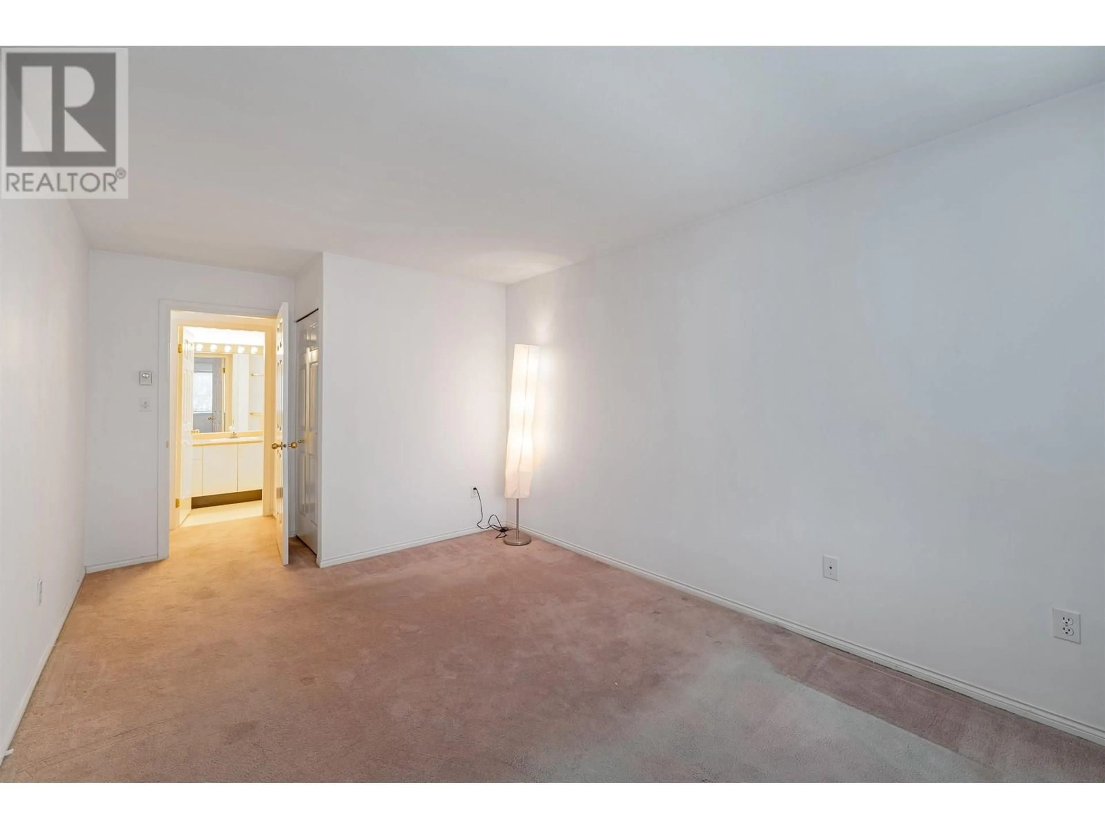 A pic of a room for 305 - 5488 ARCADIA ROAD, Richmond British Columbia V6X2G9