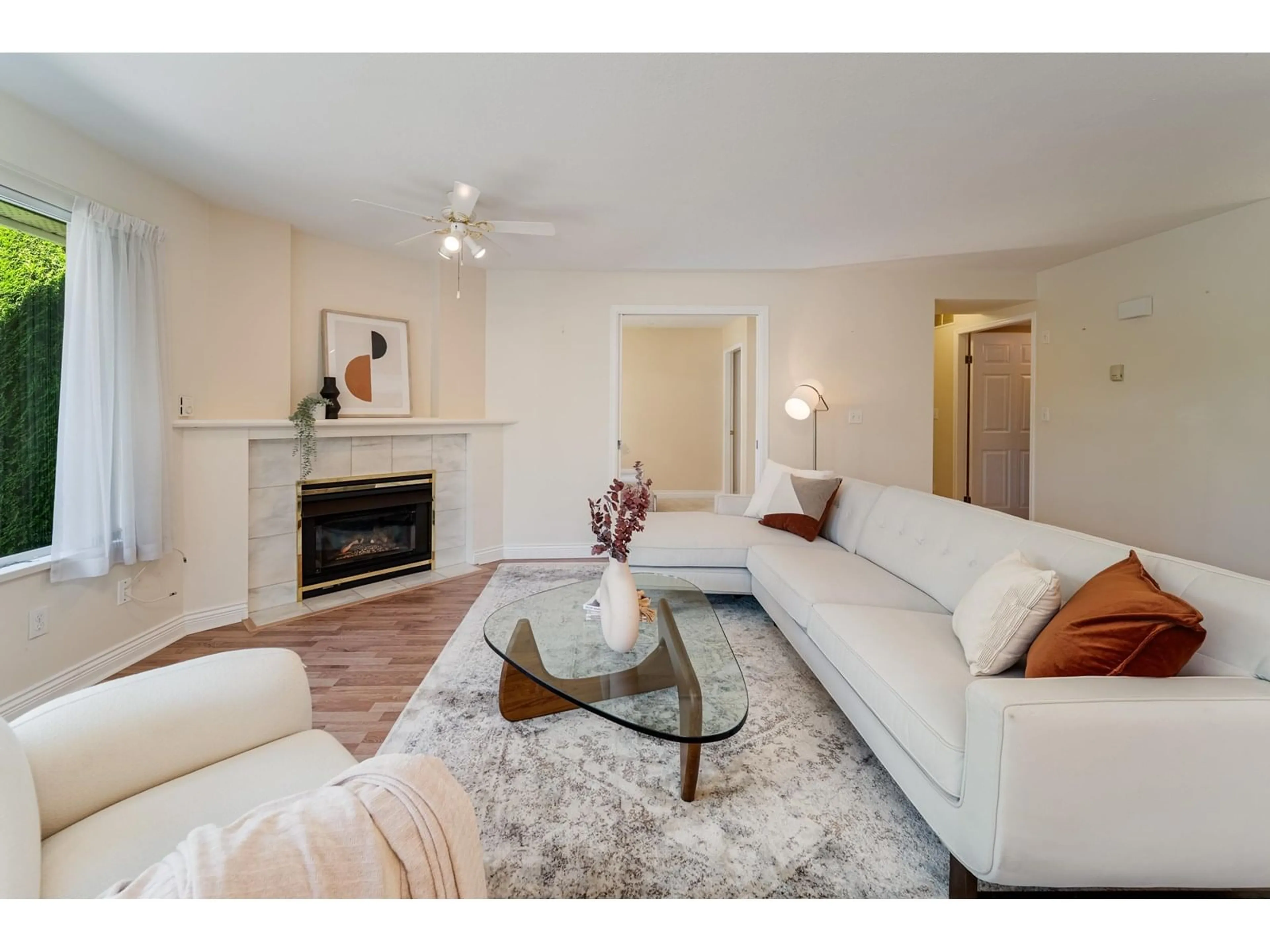Living room with furniture, unknown for 19 - 9259 122, Surrey British Columbia V3V7R3