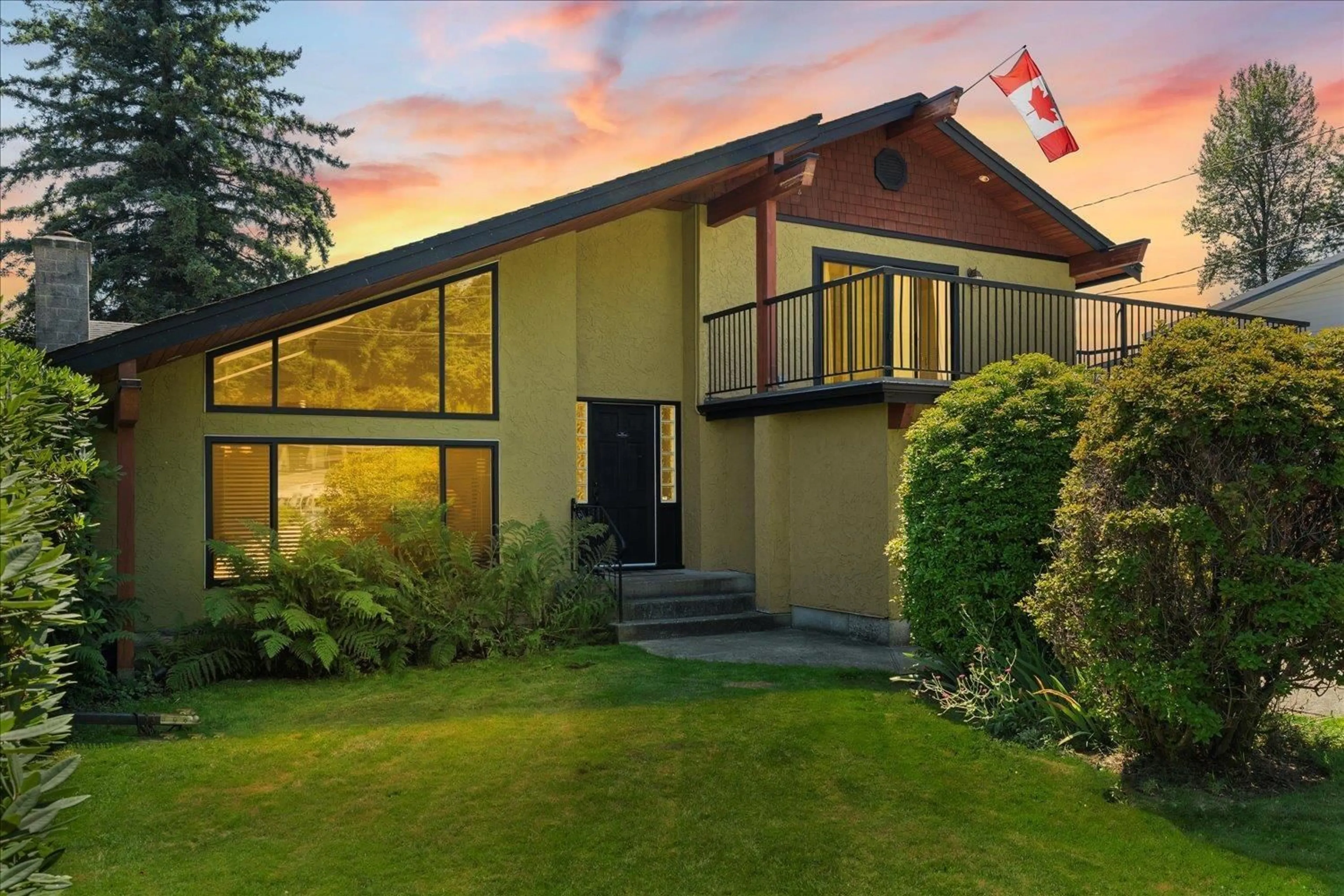 Home with vinyl exterior material, unknown for 34970 DOUGLAS, Mission British Columbia V2V5V6