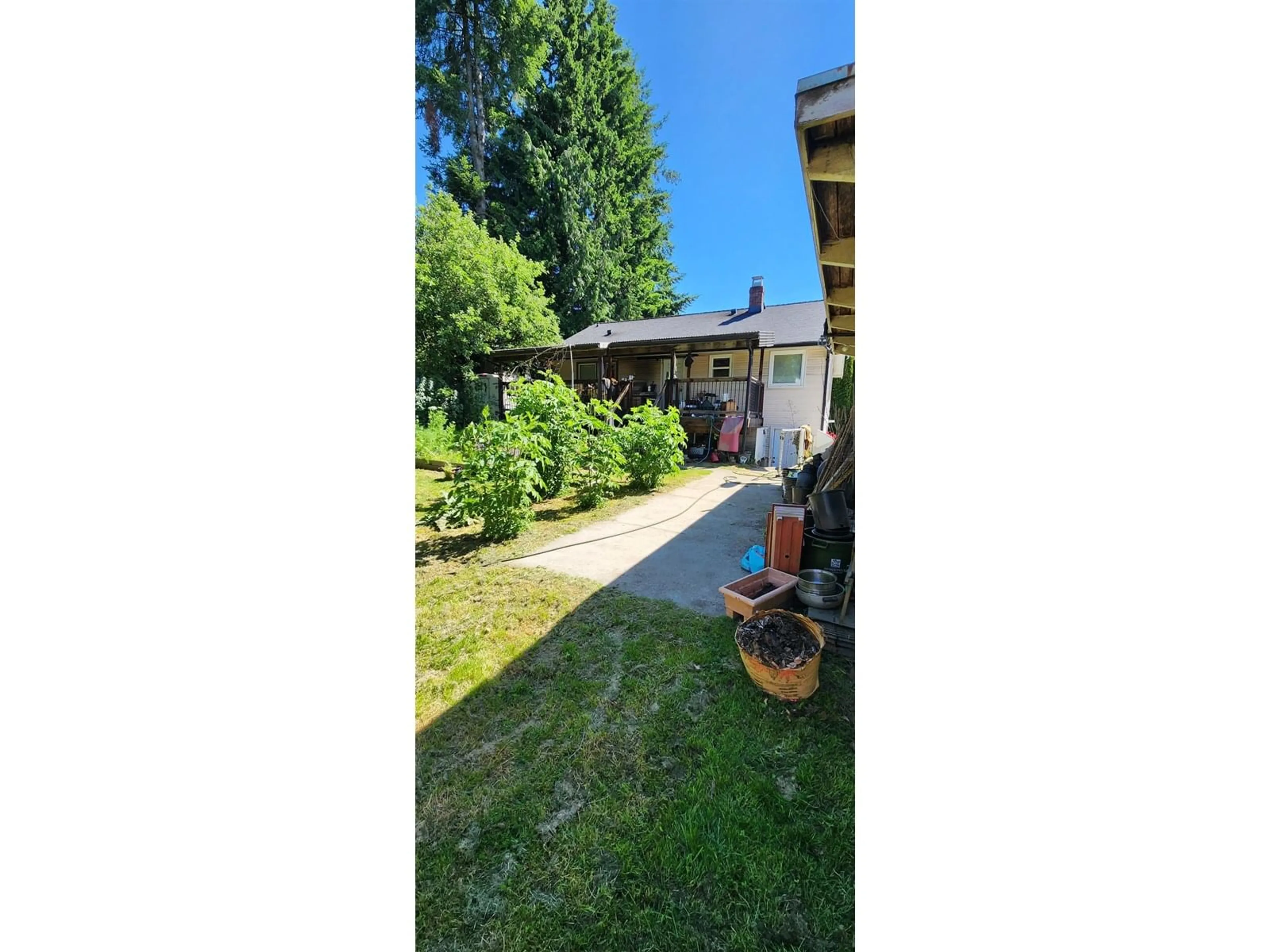 A pic from outside/outdoor area/front of a property/back of a property/a pic from drone, street for 8631 BROOKE, Delta British Columbia V4C4G2
