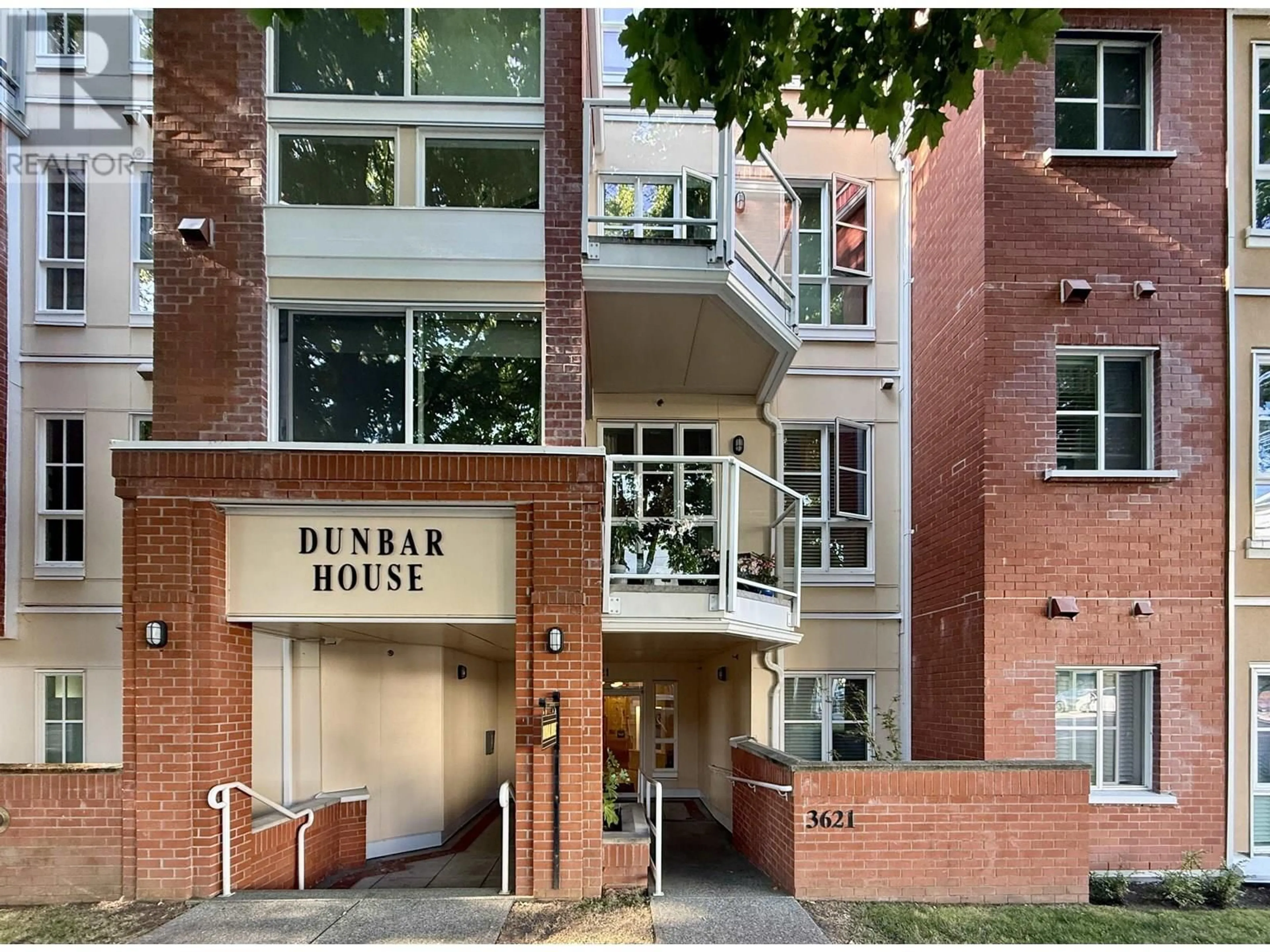 Indoor foyer for 307 - 3621 26TH AVENUE, Vancouver British Columbia V6S1P2