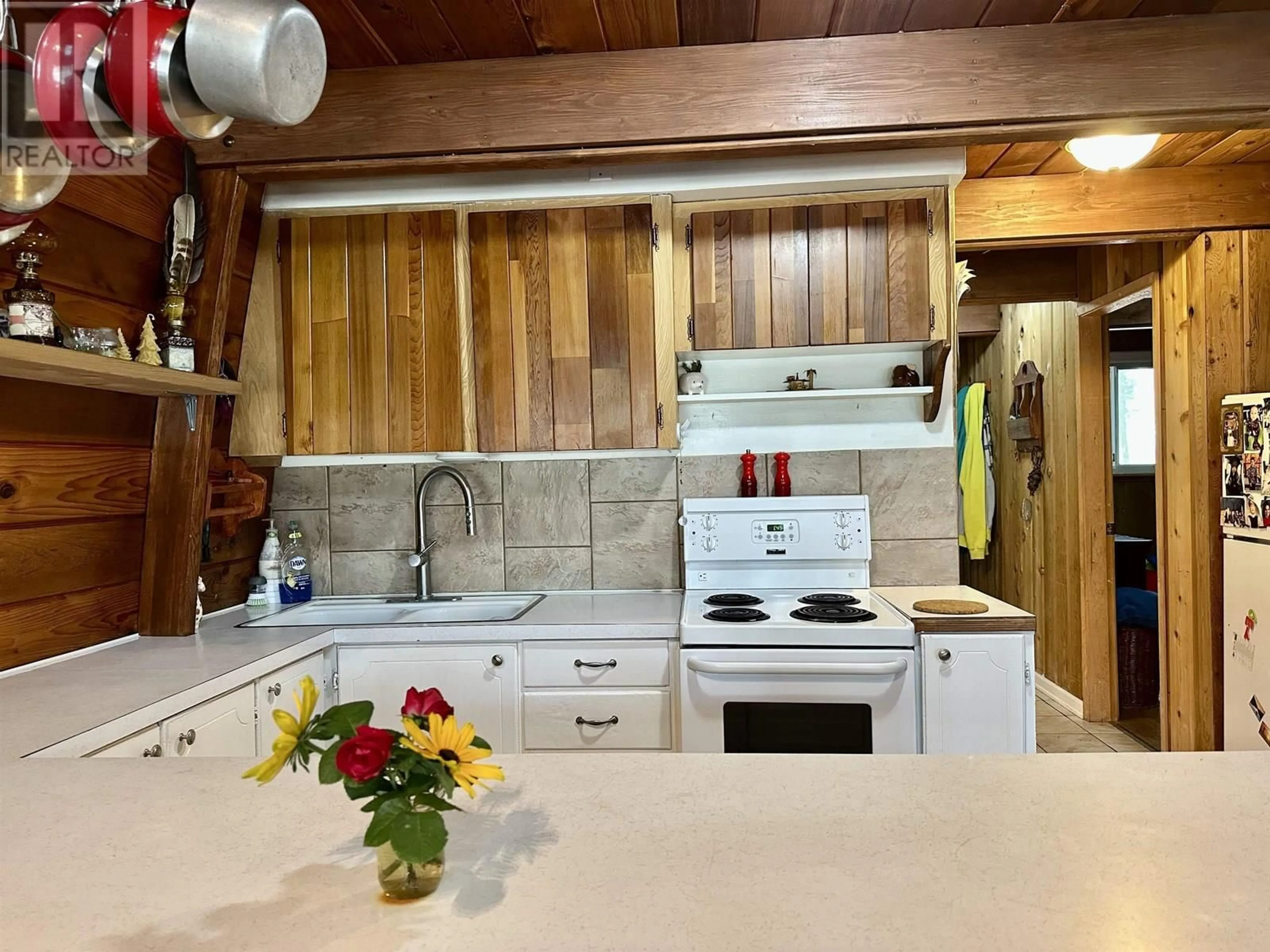 Rustic kitchen, unknown for 4772 KITWANGA DRIVE, 108 Mile Ranch British Columbia V0K2Z0