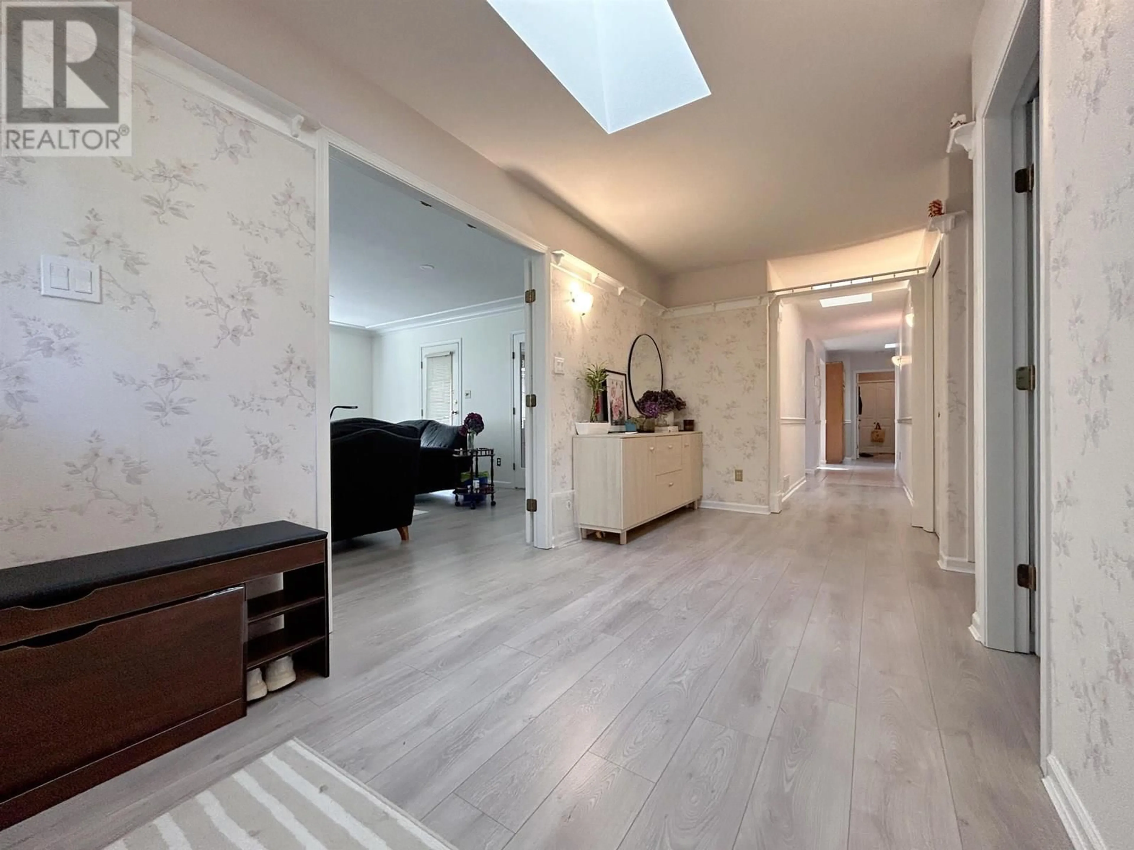 Indoor foyer for 5466 15B AVENUE, Delta British Columbia V4M2G9