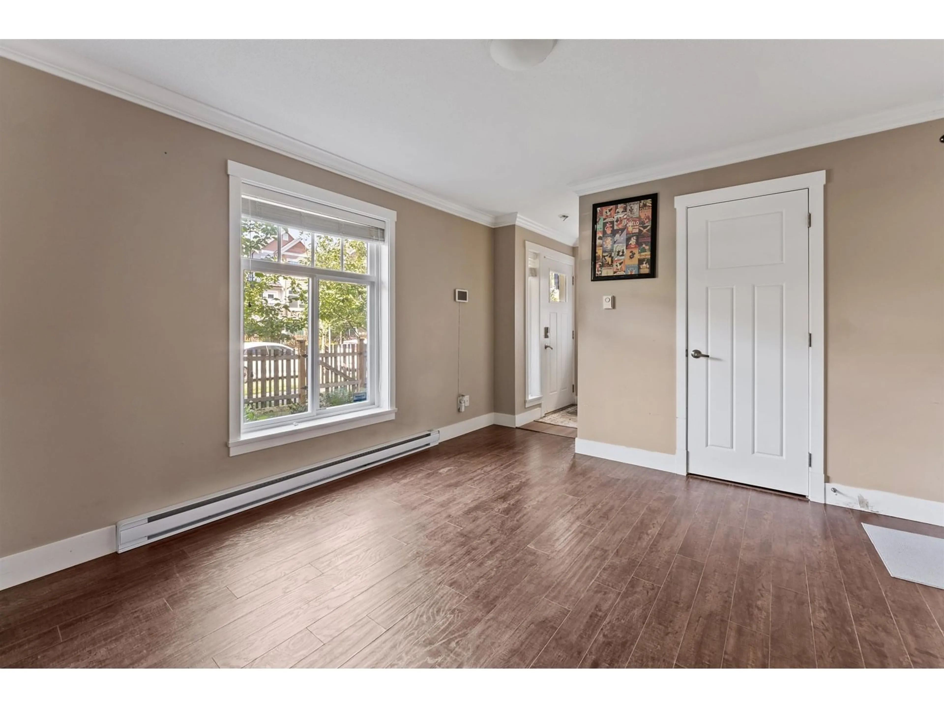 Indoor entryway for 12 - 12092 70, Surrey British Columbia V3W1A6