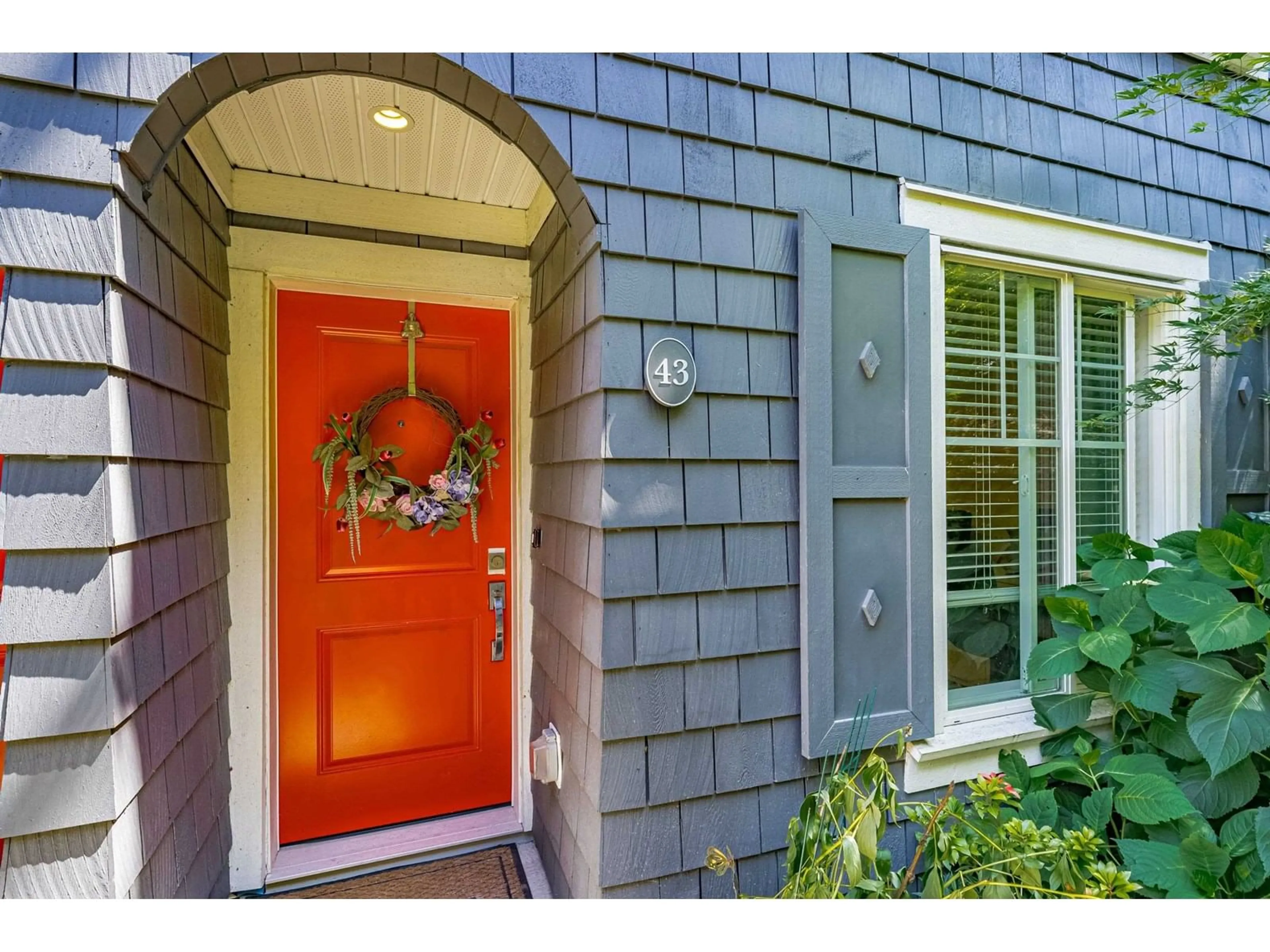 Indoor entryway for 43 - 15340 GUILDFORD DRIVE, Surrey British Columbia V3R0C9