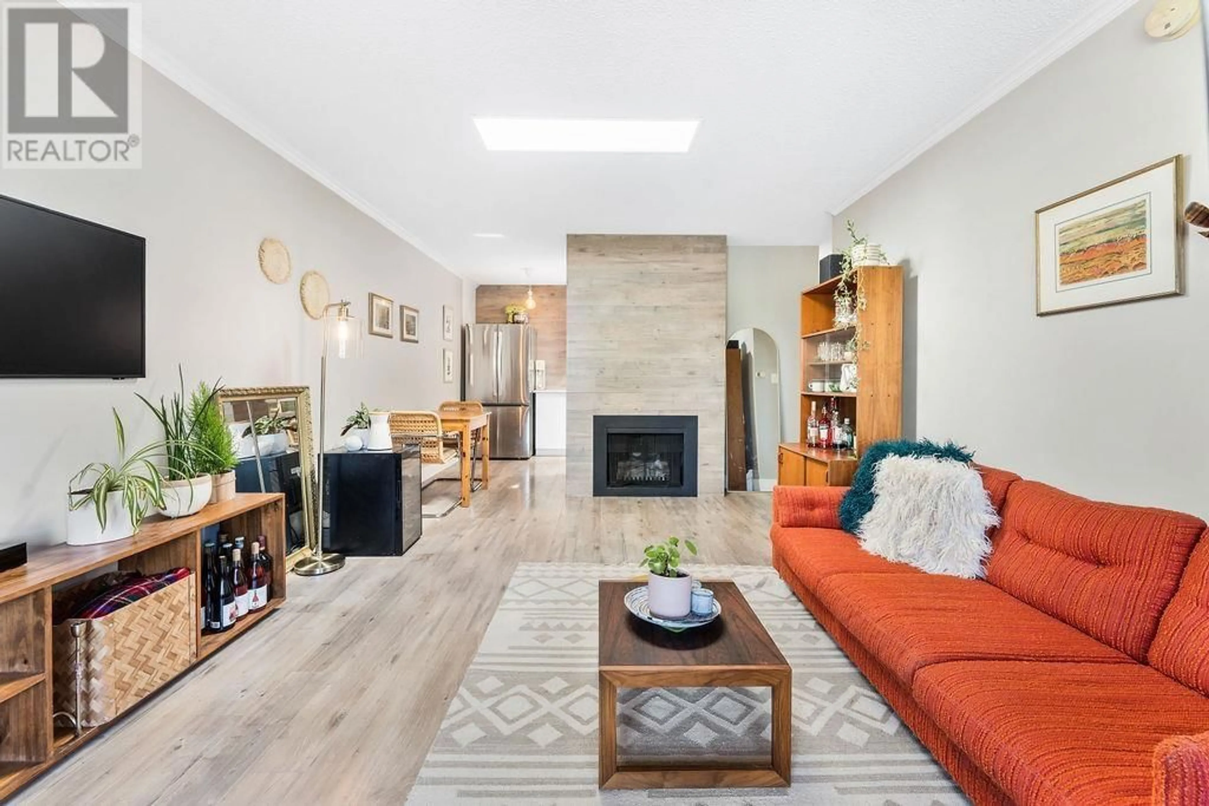 Living room with furniture, unknown for 305 - 440 5TH AVENUE, Vancouver British Columbia V5T1N5