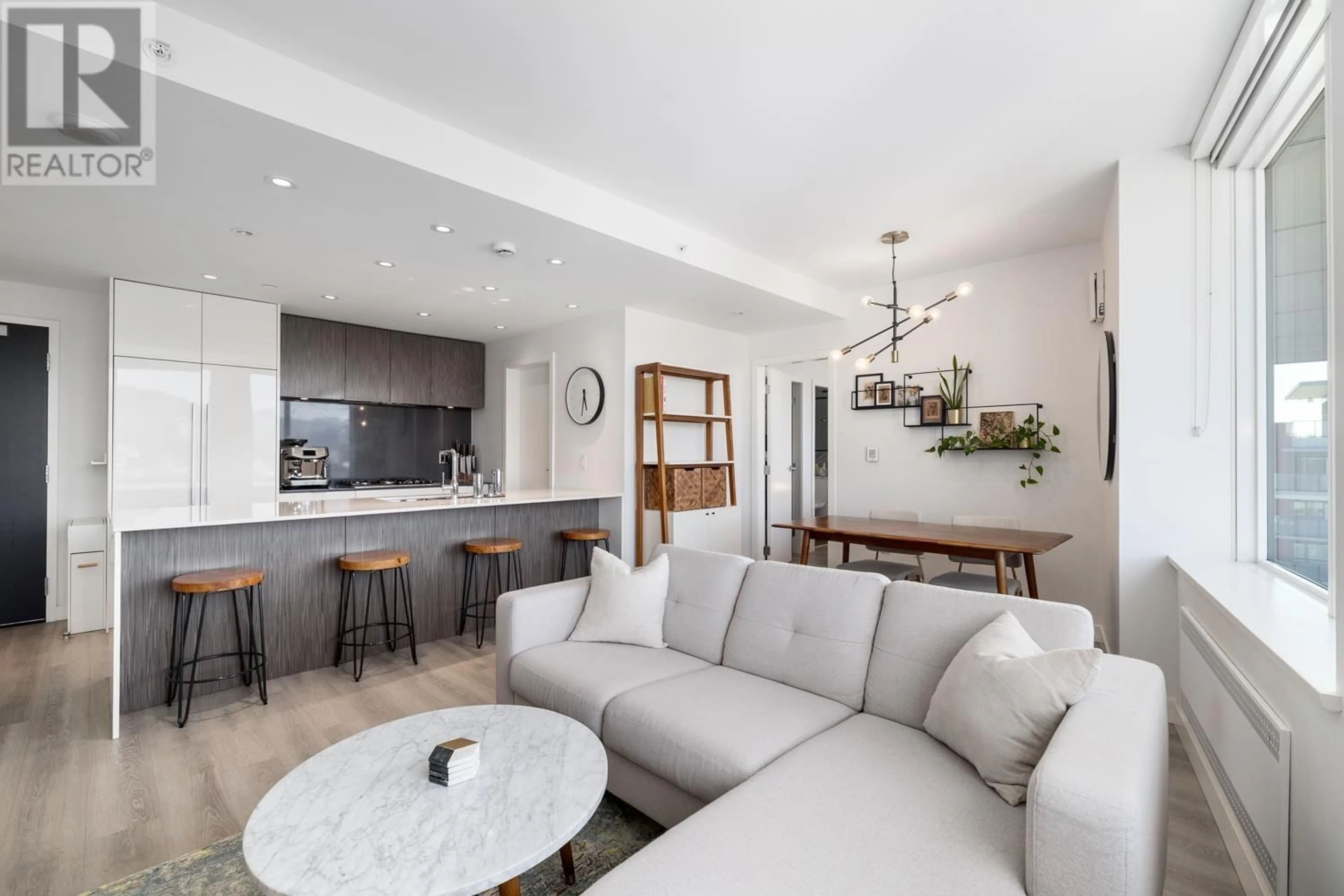 Living room with furniture, unknown for 902 - 209 7TH AVENUE, Vancouver British Columbia V5T0H3