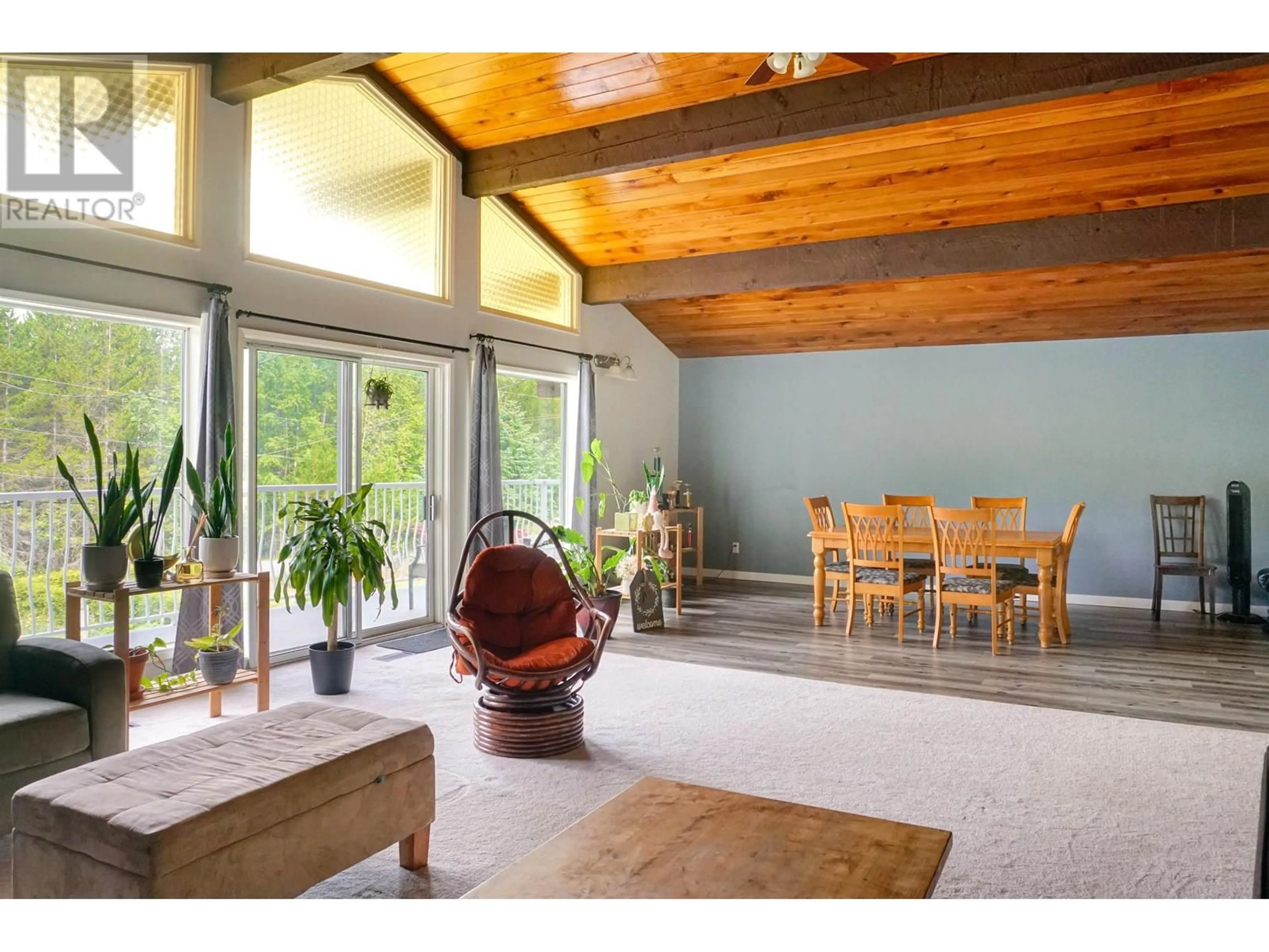 Indoor foyer for 2410 KRESTON STREET, Terrace British Columbia V8G0G2