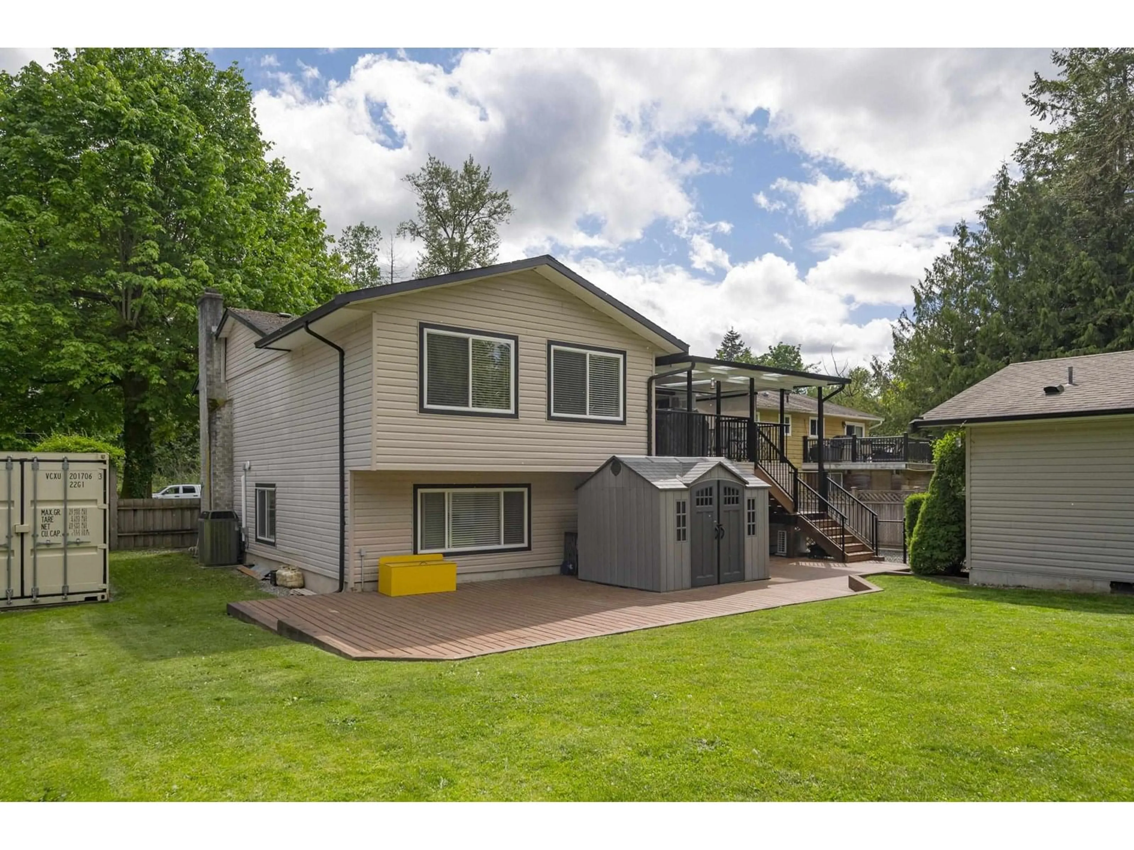 A pic from outside/outdoor area/front of a property/back of a property/a pic from drone, street for 25035 10, Langley British Columbia V4W2S7
