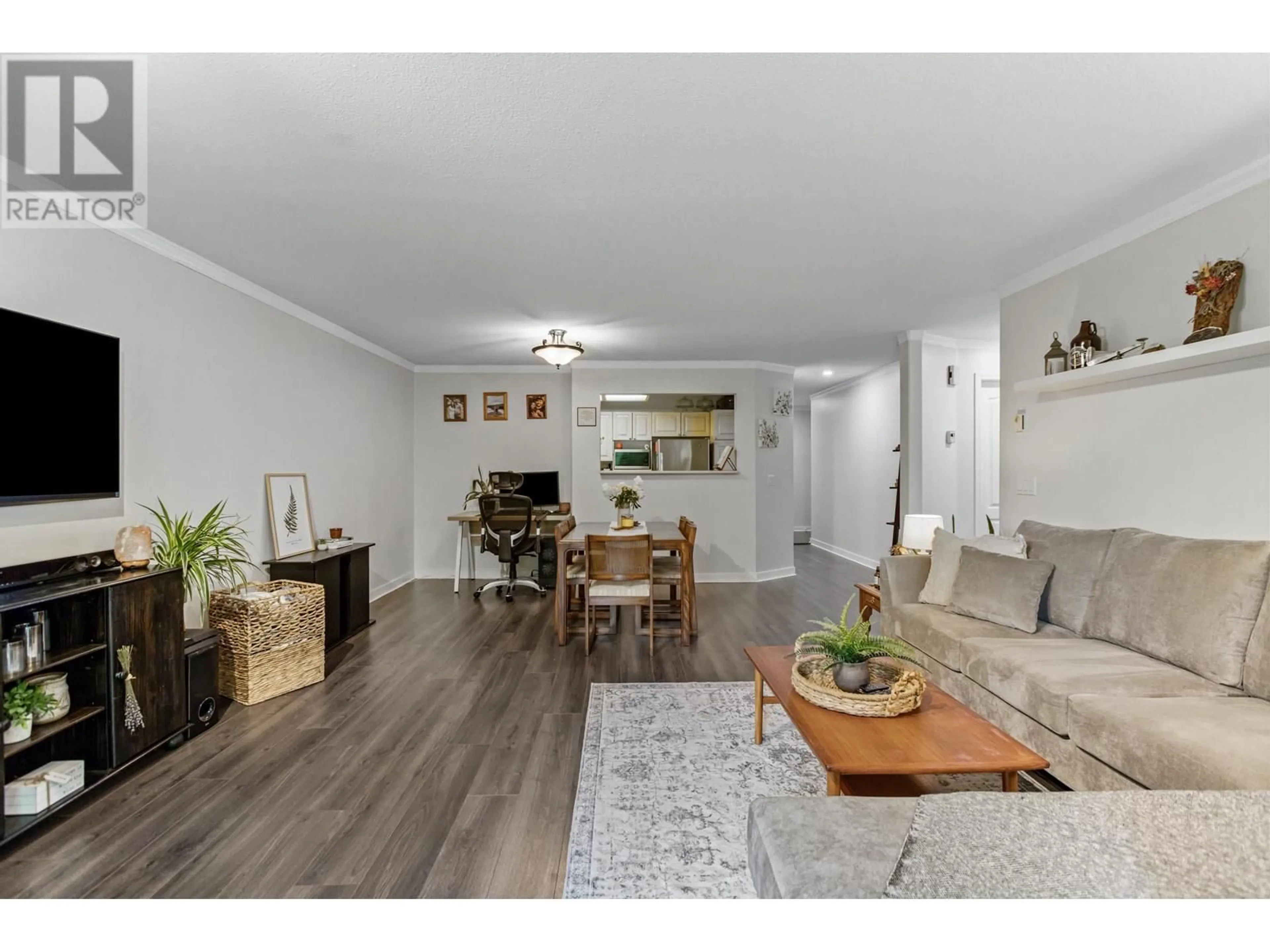 Living room with furniture, wood/laminate floor for 31 - 12071 232B STREET, Maple Ridge British Columbia V2X0Z7